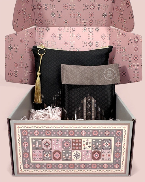 Image of Hampers Mukena Sajadah Miraya Serene Jet Black