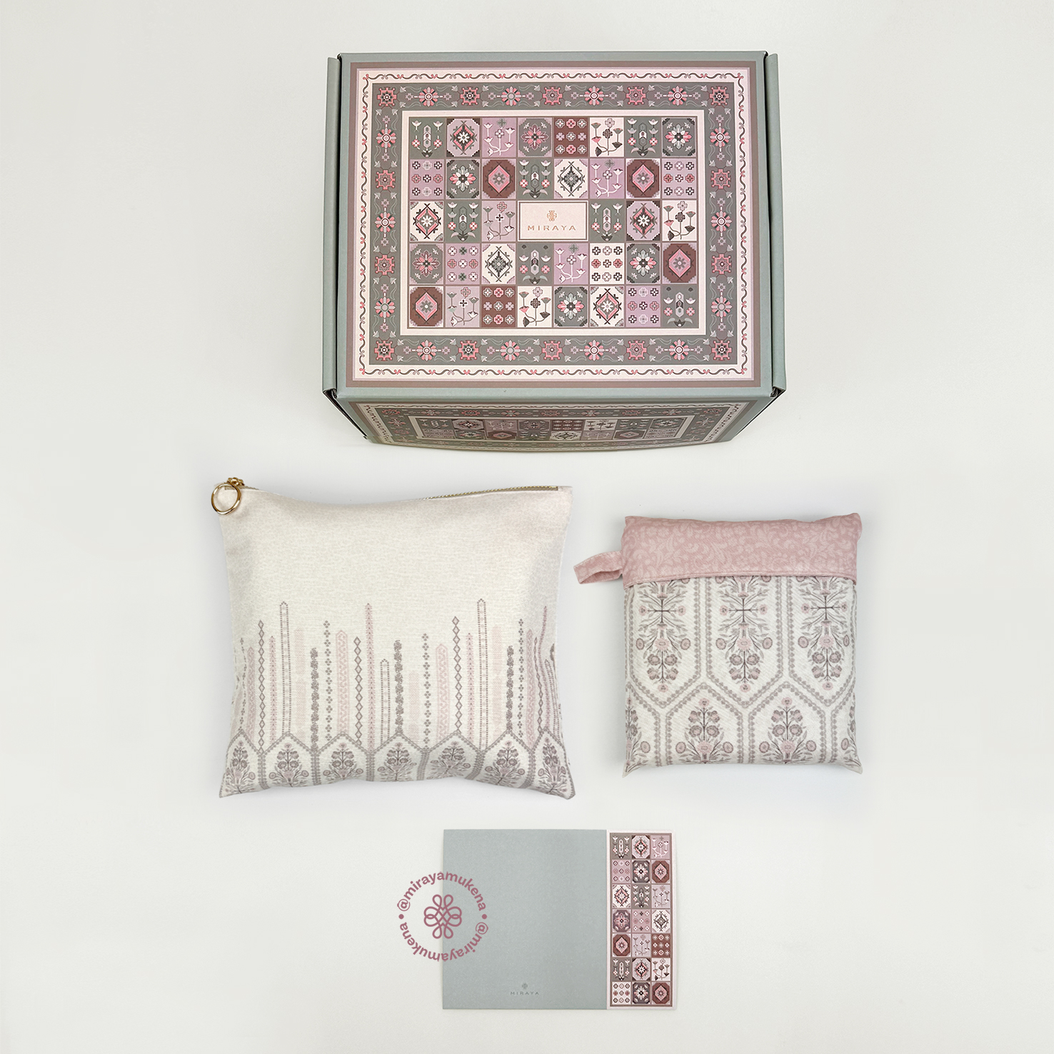 Hampers Mukena Sajadah Frilly Lily
