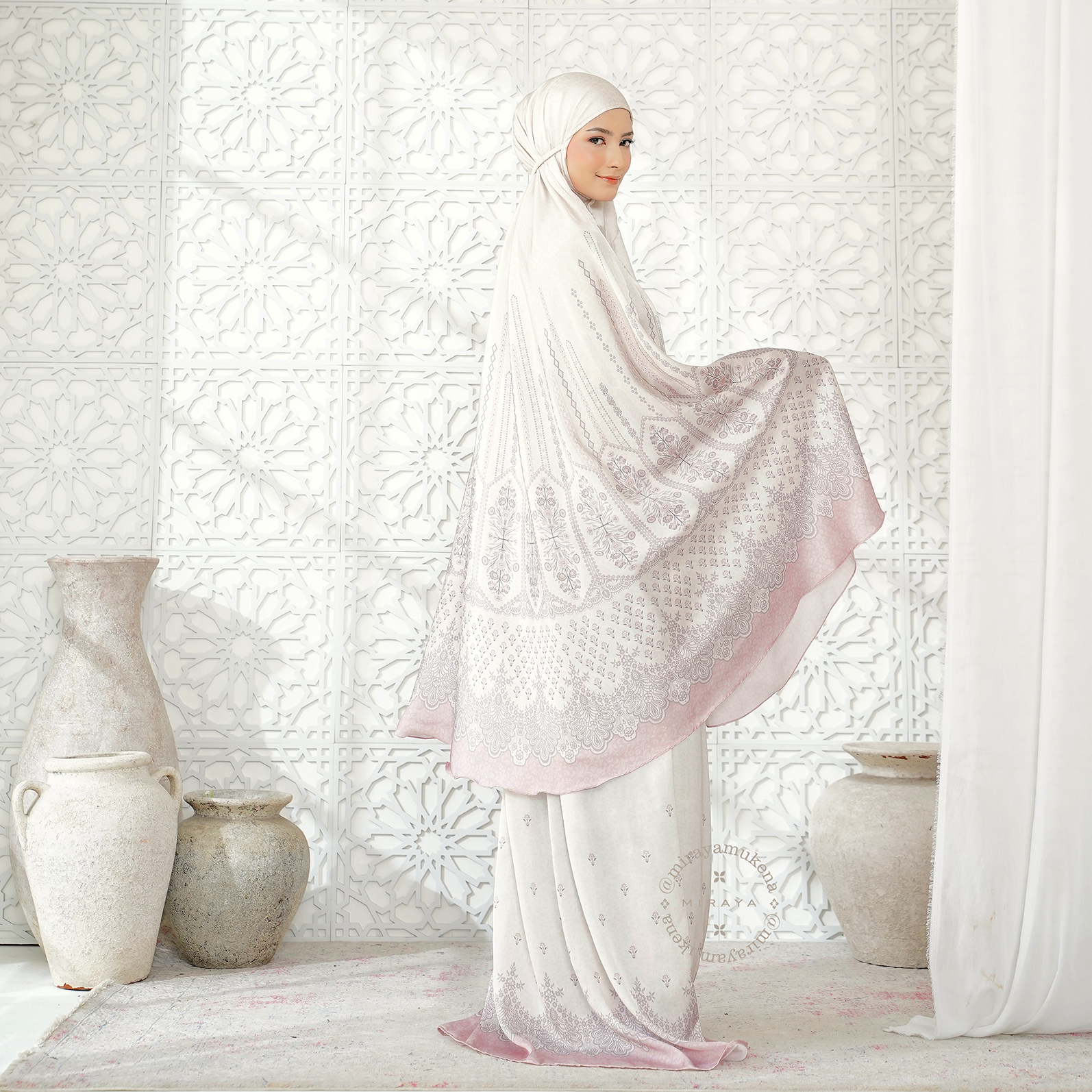 Hampers Mukena Sajadah Frilly Lily