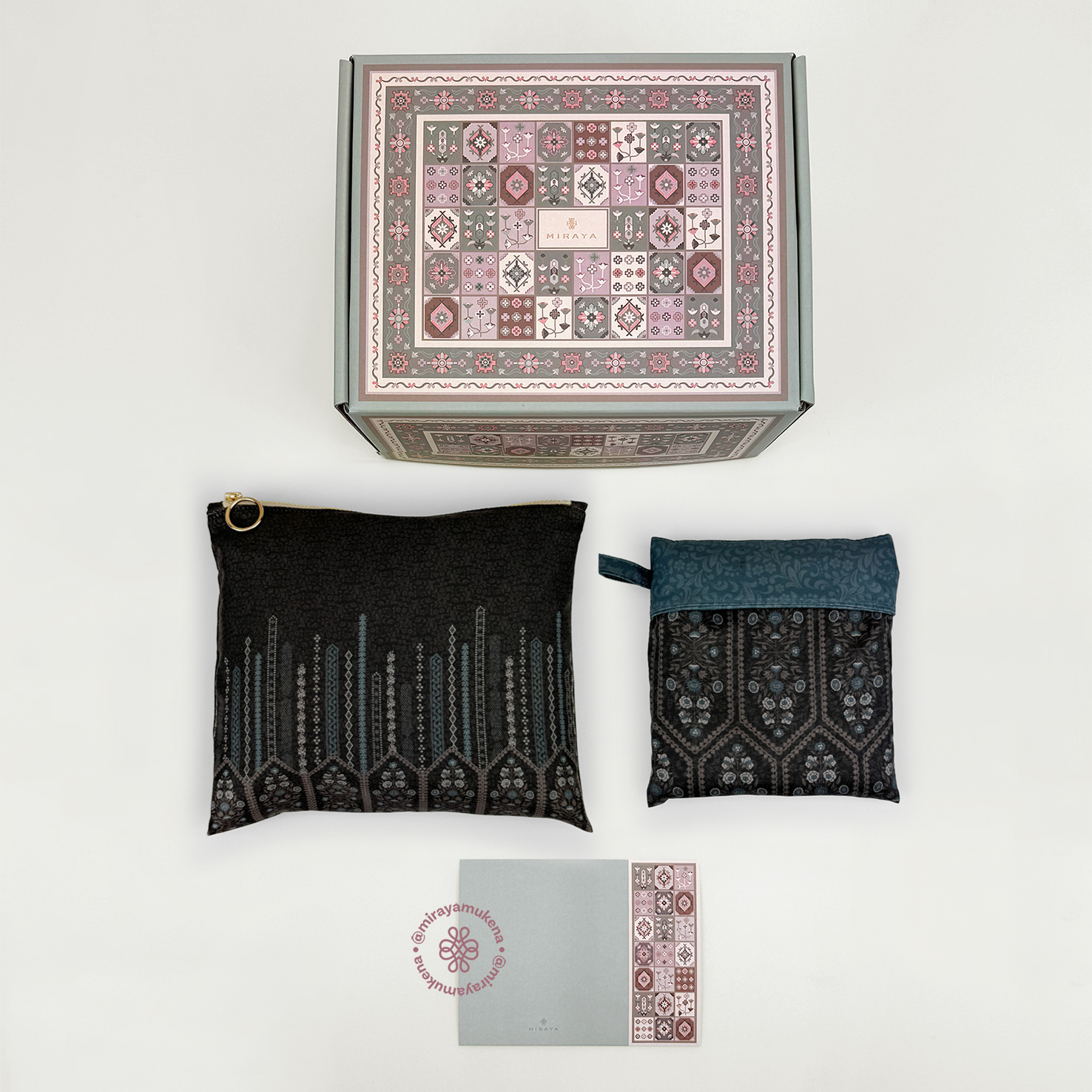 Hampers Mukena Sajadah Frilly Onyx