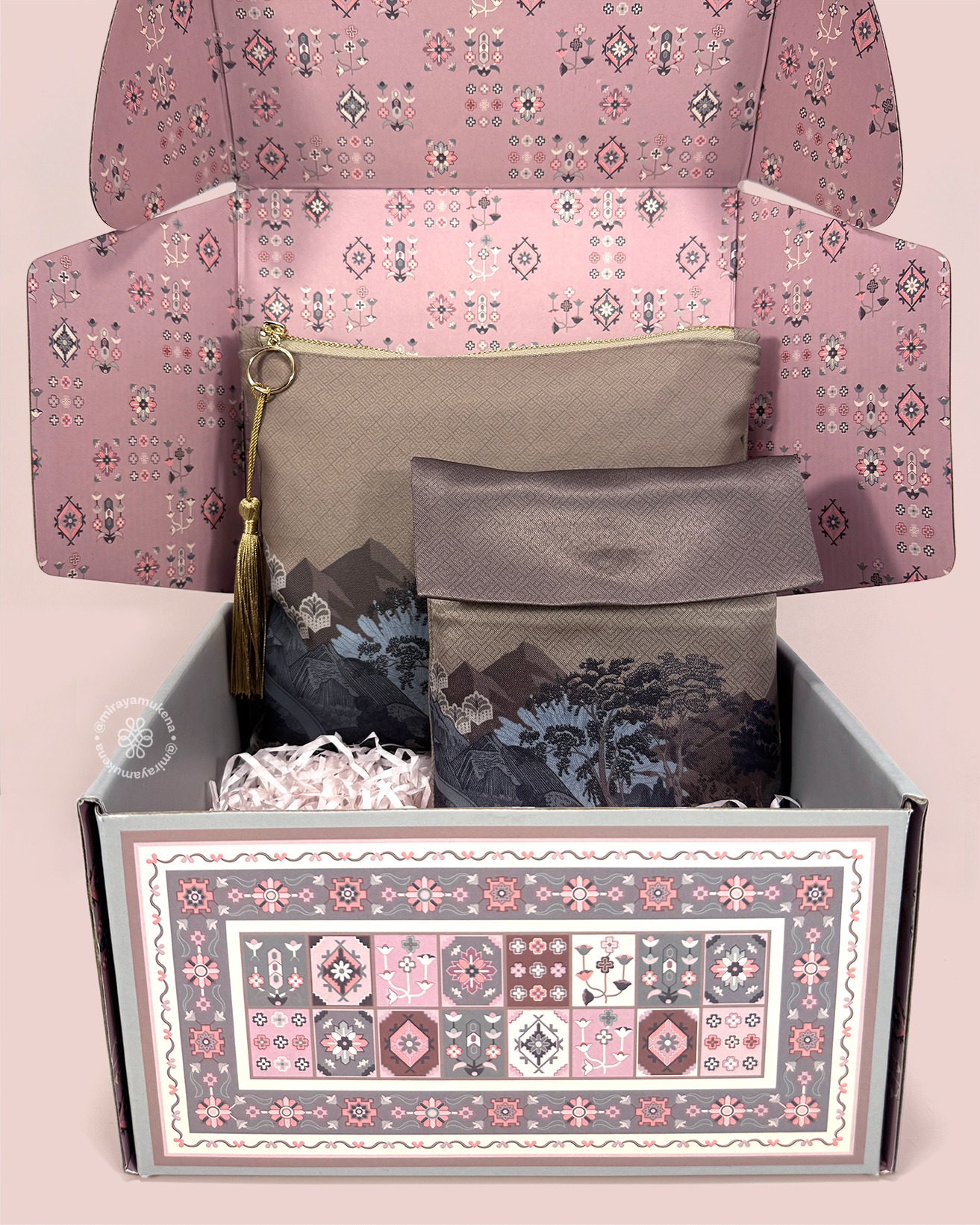 Hampers Mukena Sajadah Miraya Le Marais Gold