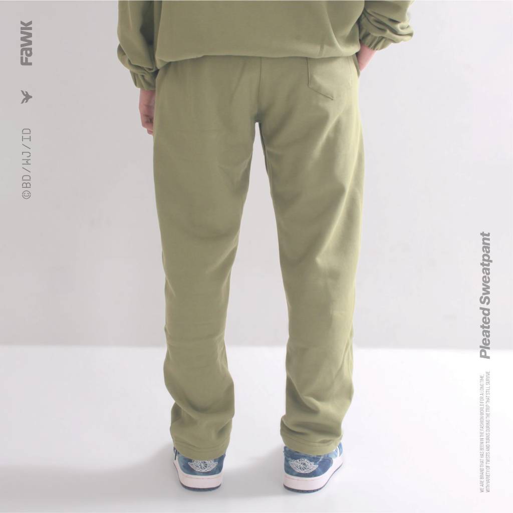 Pleated Sweatpants
