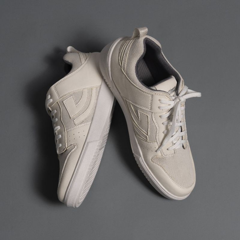 Johnson - Alpha Lowcut (LC) White
