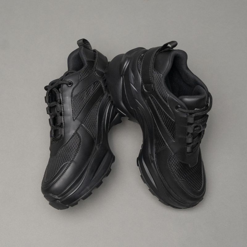 Sepatu Sneakers Wanita Johnson - iota Black