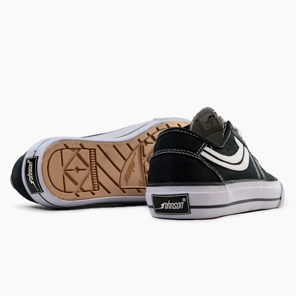 Johnson - Scorpio Lowcut (LC) Black White