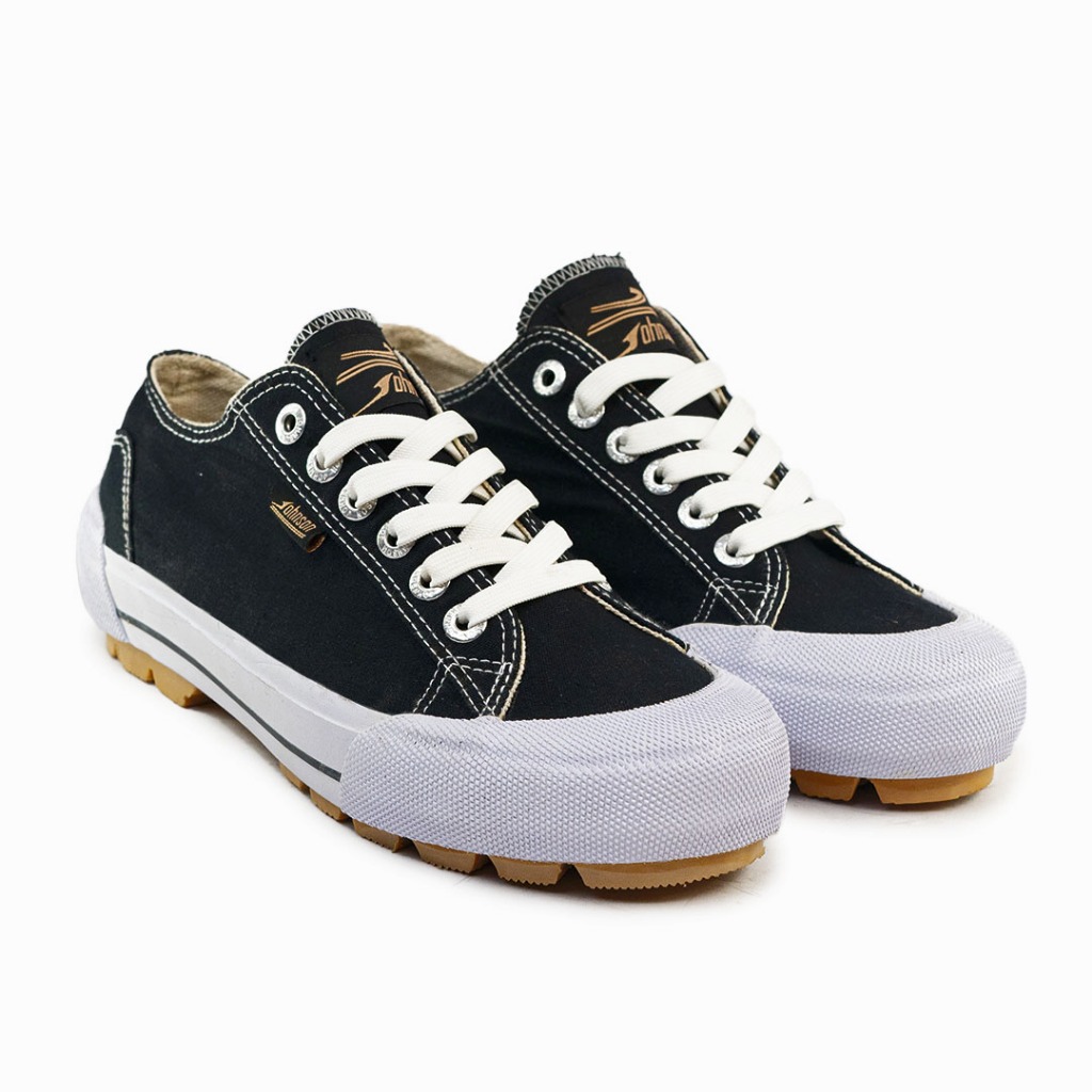 SEPATU SNEAKERS JOHNSON - STAR LOWCUT (LC) BLACK WHITE