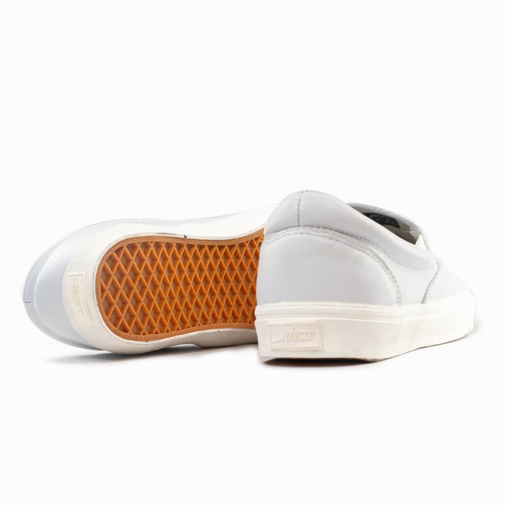 SEPATU SLIP-ON JOHNSON - JUPITER LEATHER WHITE