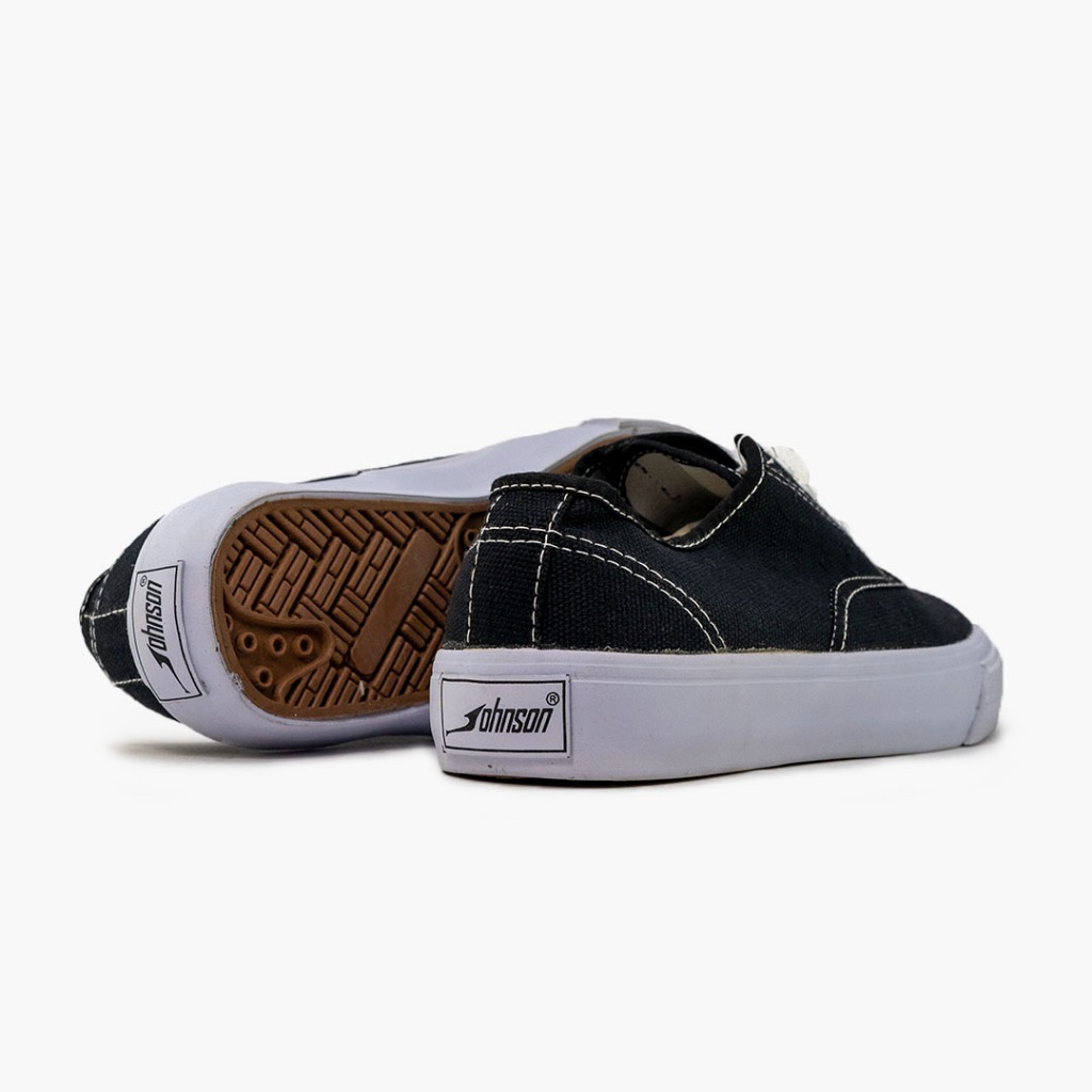 Johnson Astro Lowcut (LC) Black White