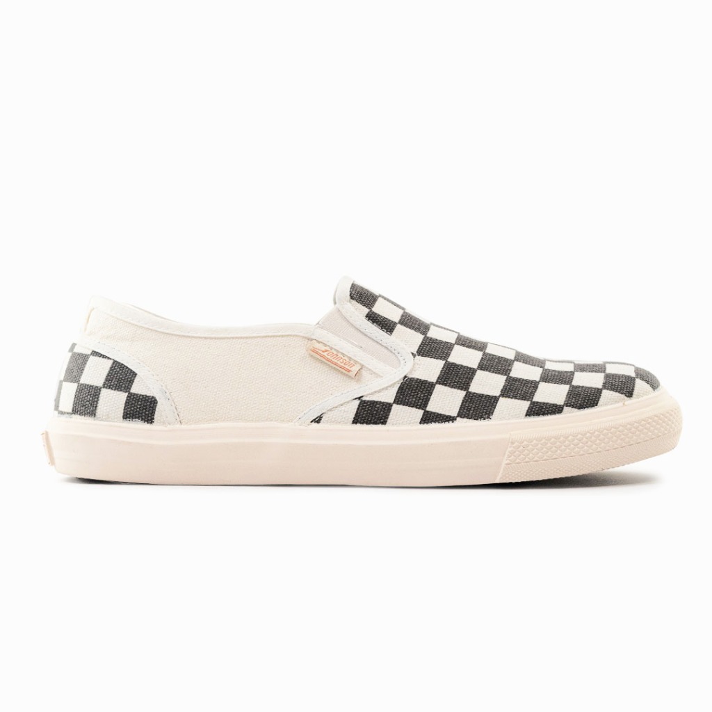 SEPATU SLIP ON JOHNSON - VENUS SQUARE