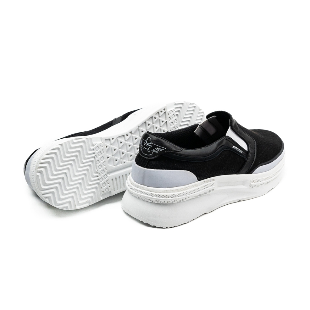 SEPATU SLIP ON JOHNSON - SPARK BLACK WHITE