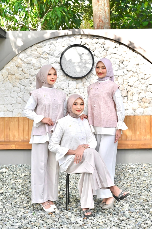 LAVENA BLOUSE ANINDYASCARF 