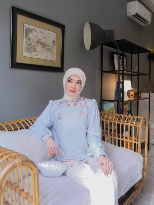 RAEYA BLOUSE ANINDYASCARF 