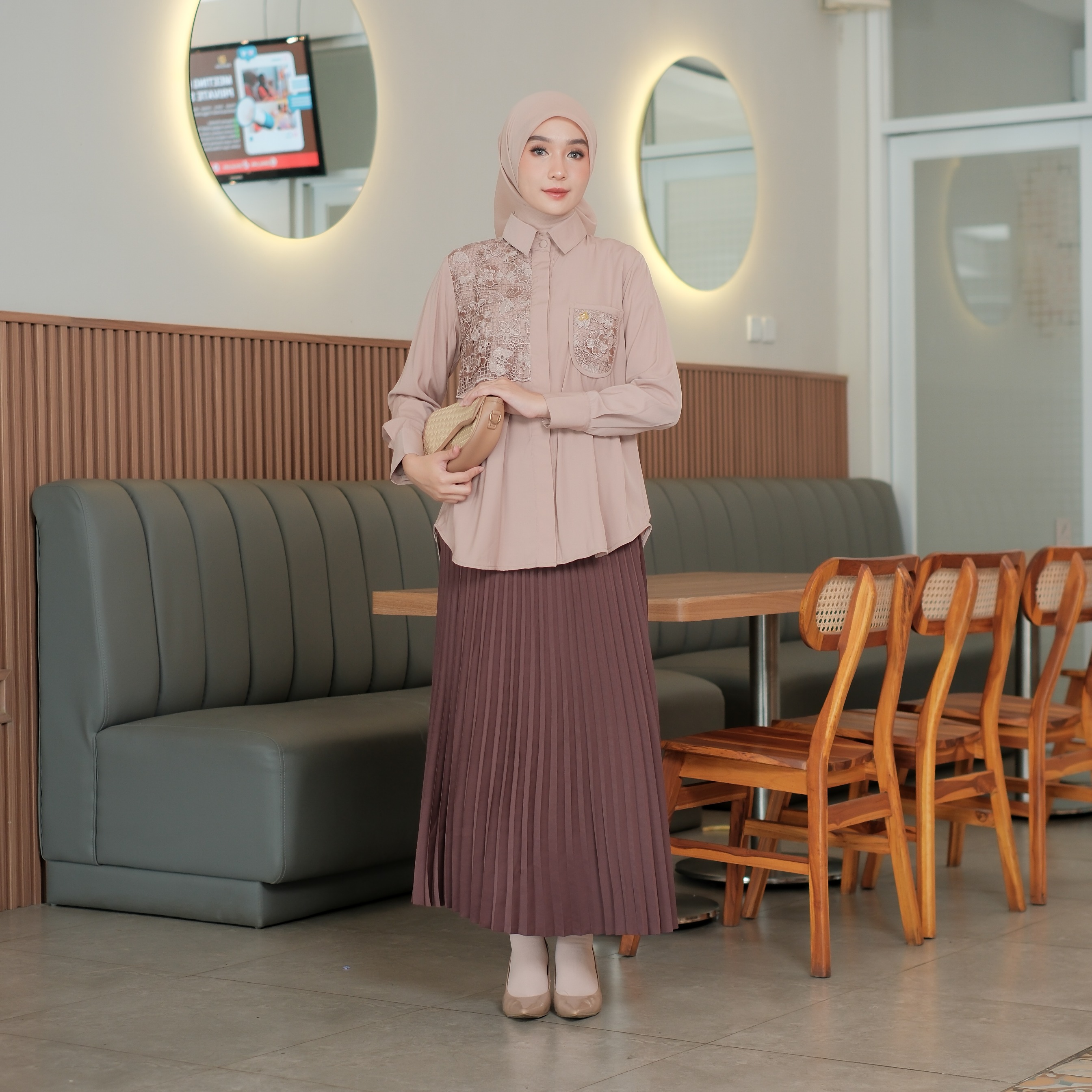 ANINDYASCARF. INARA BLOUSE