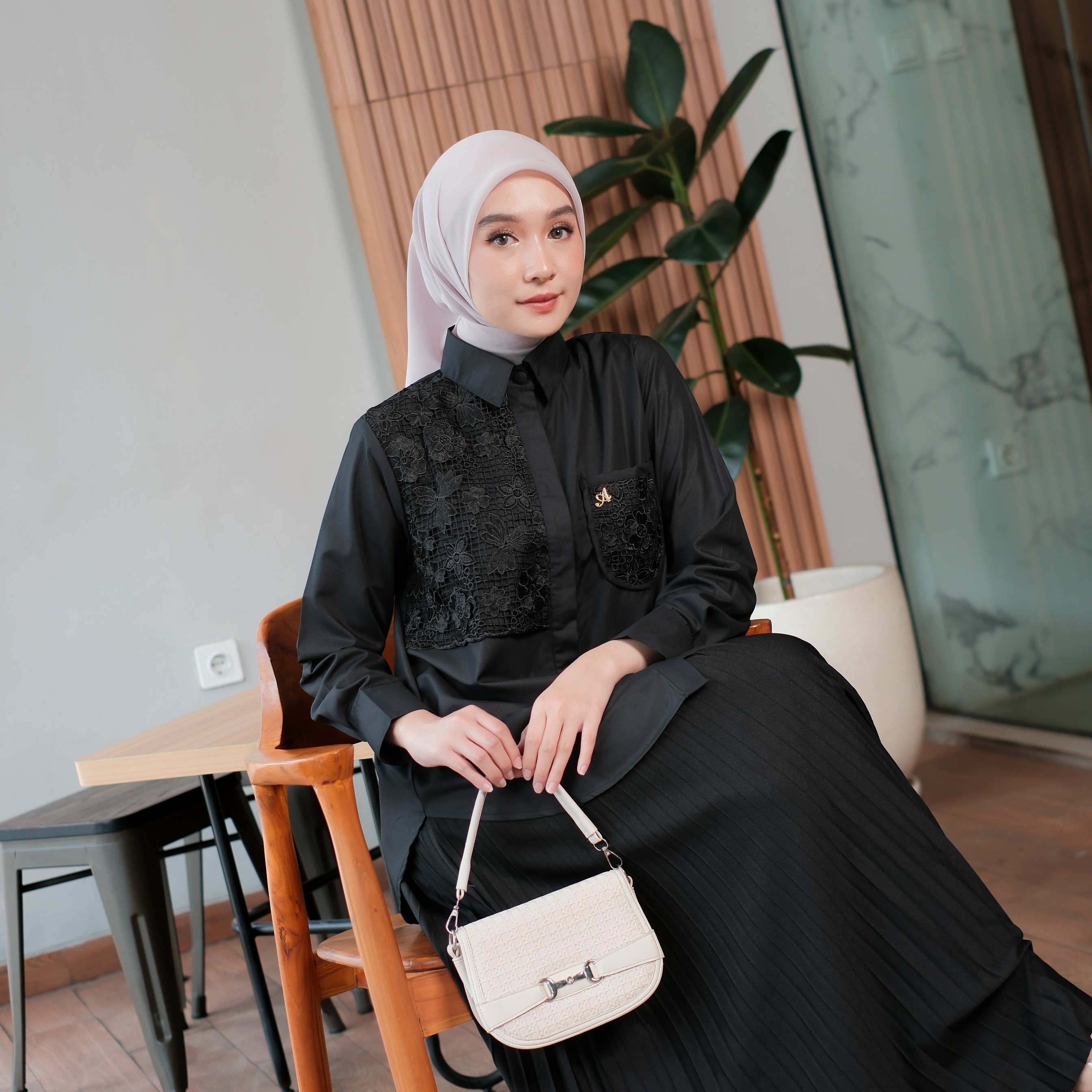 ANINDYASCARF. INARA BLOUSE
