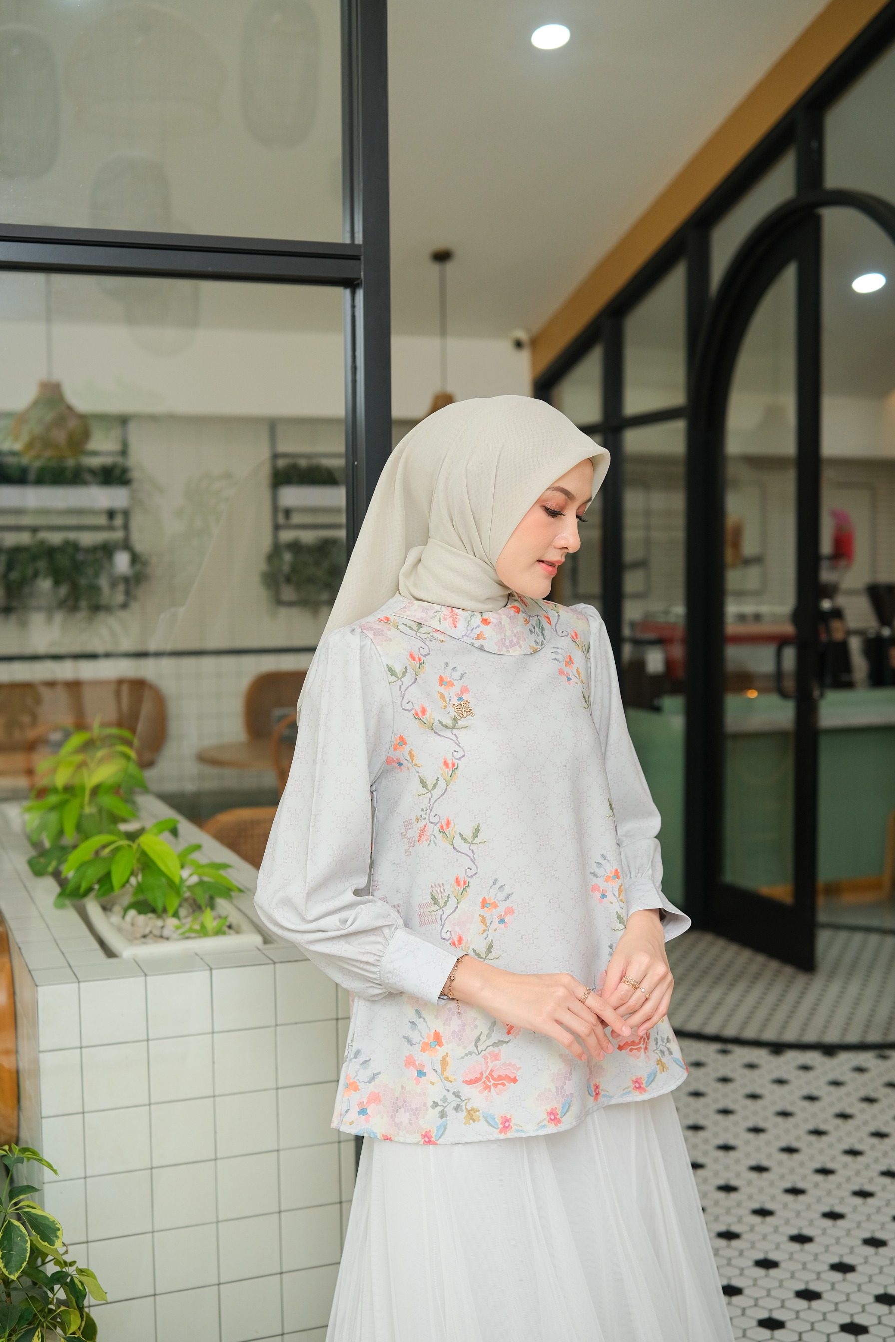 RAEYA BLOUSE ANINDYASCARF 
