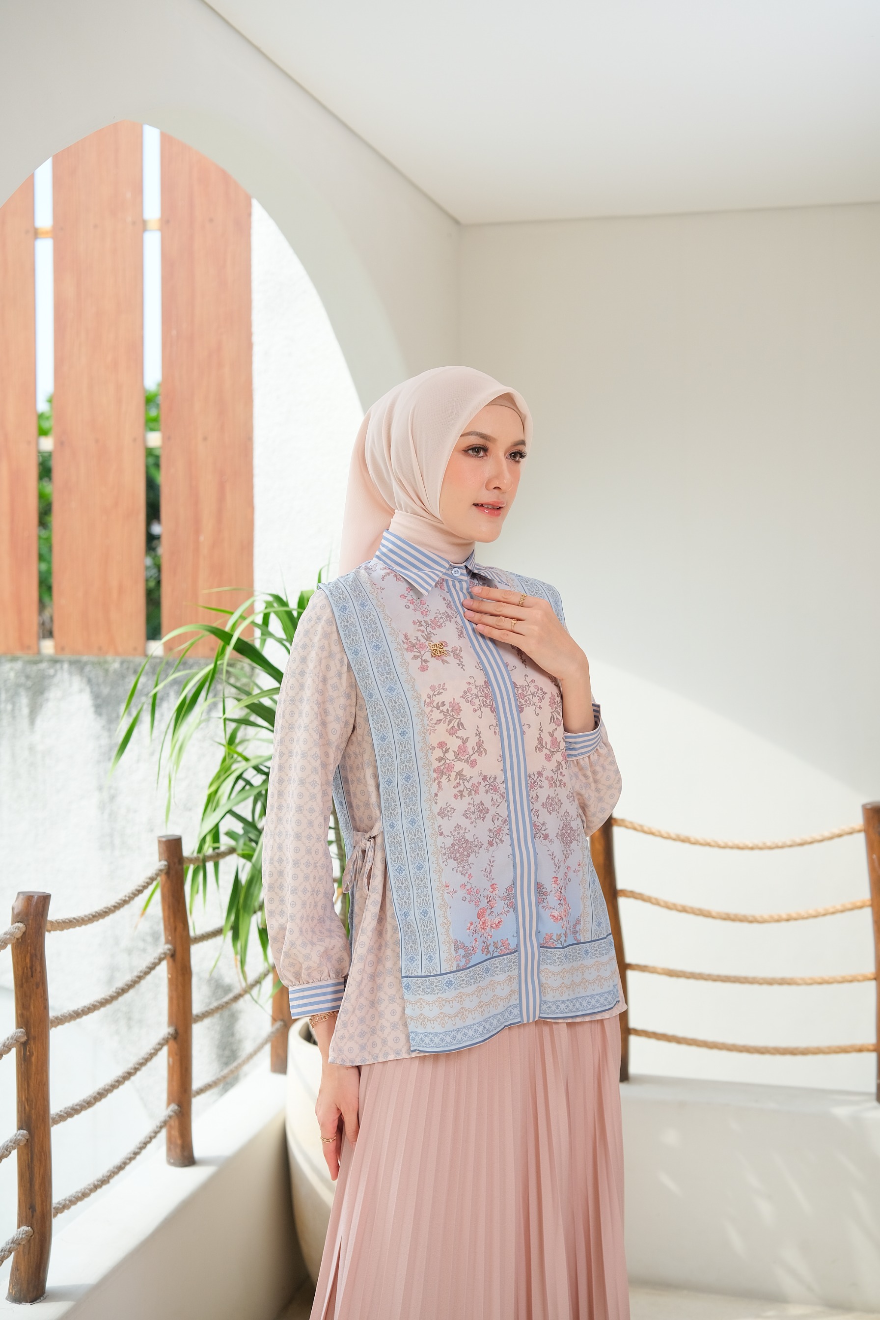 NURA BLOUSE ANINDYASCARF 