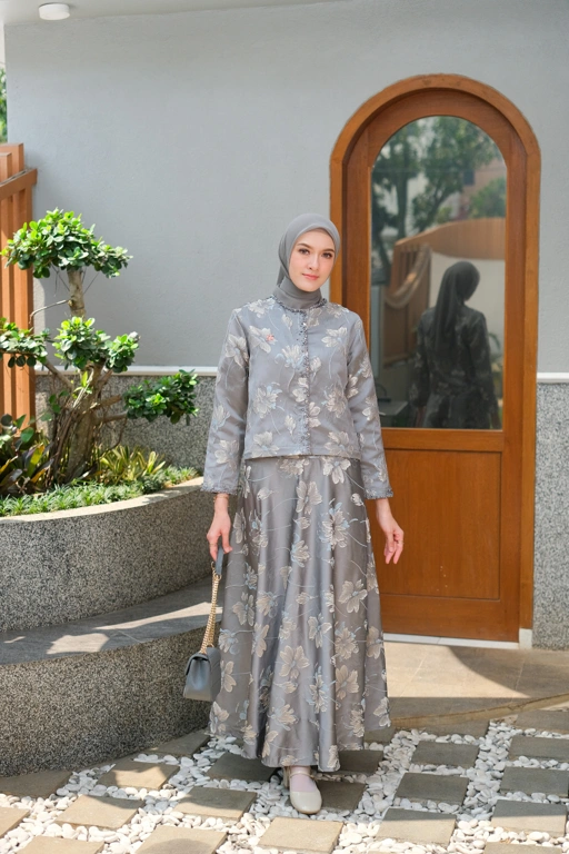 Image of ANINDYASCARF - THIANA SET