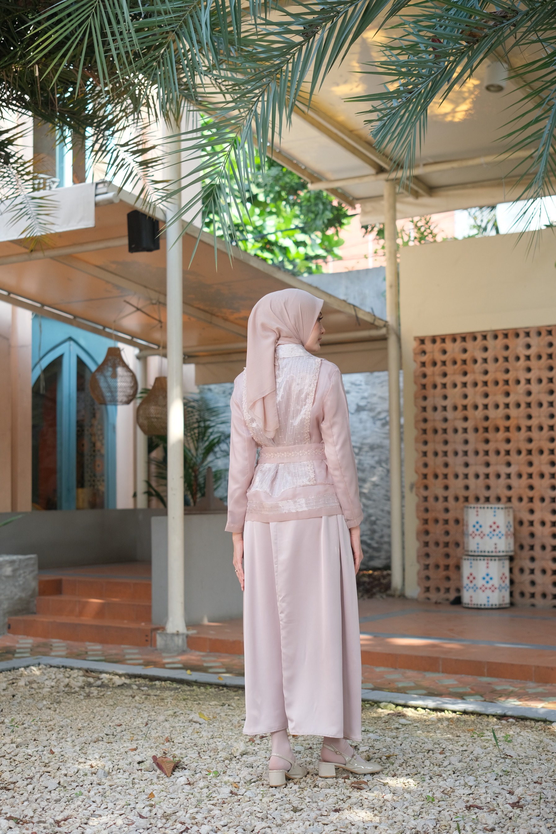 GAMILA OUTER ANINDYASCARF 