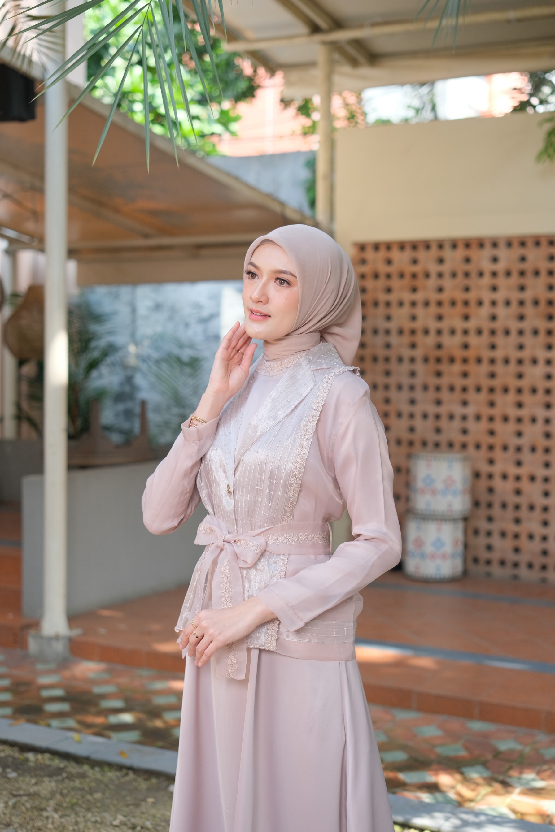 GAMILA OUTER ANINDYASCARF 