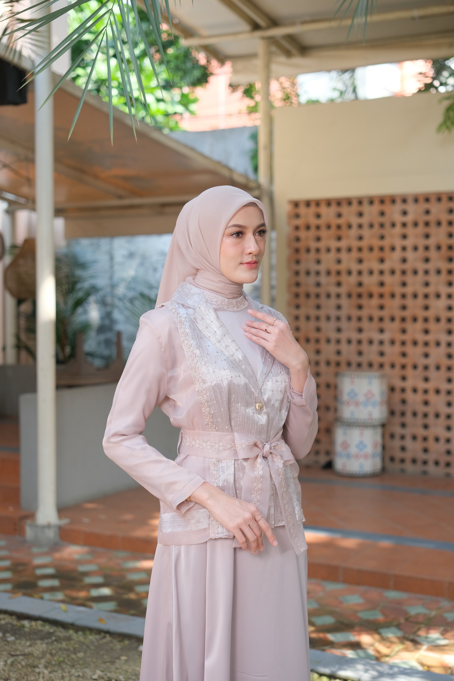 GAMILA OUTER ANINDYASCARF 