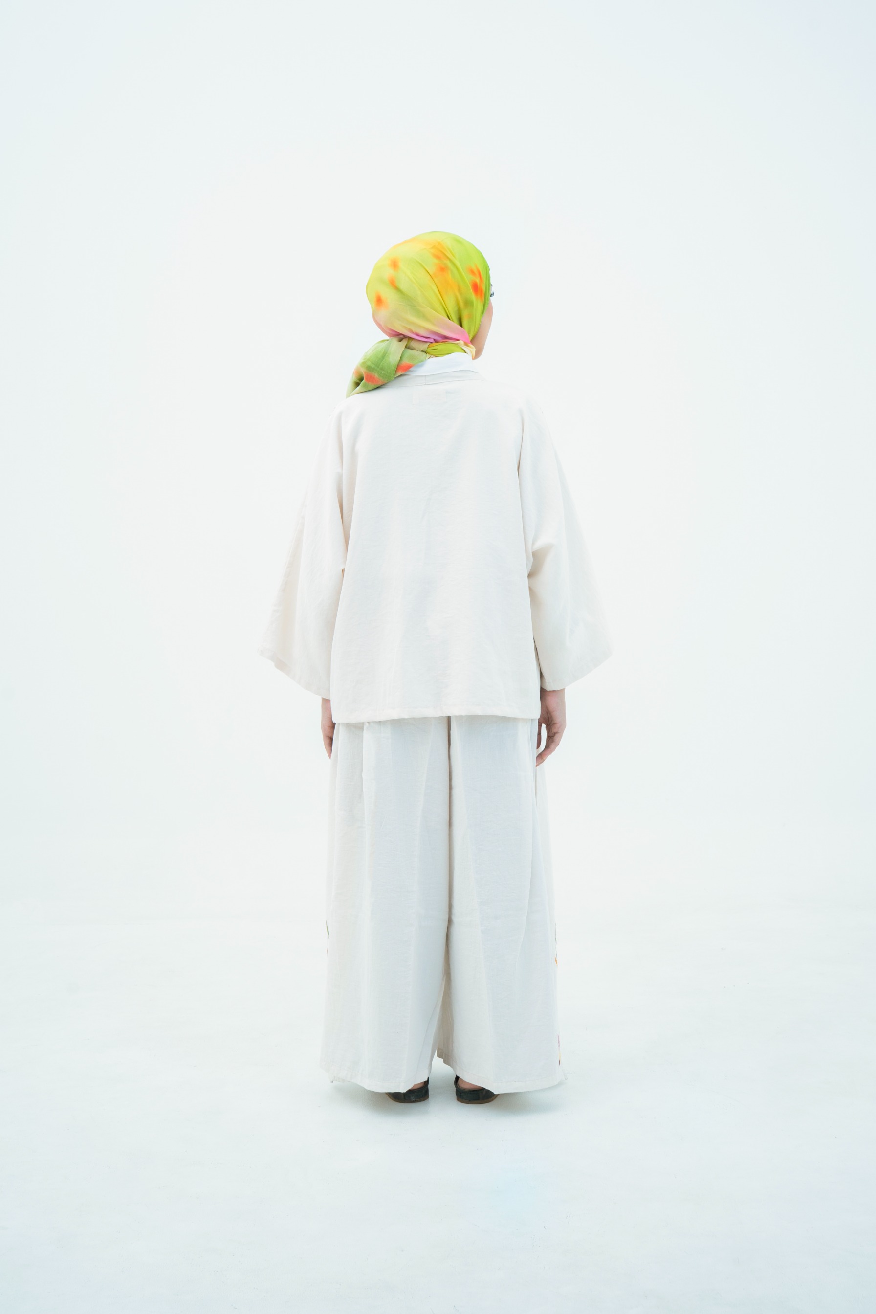 Sora Off White Outer