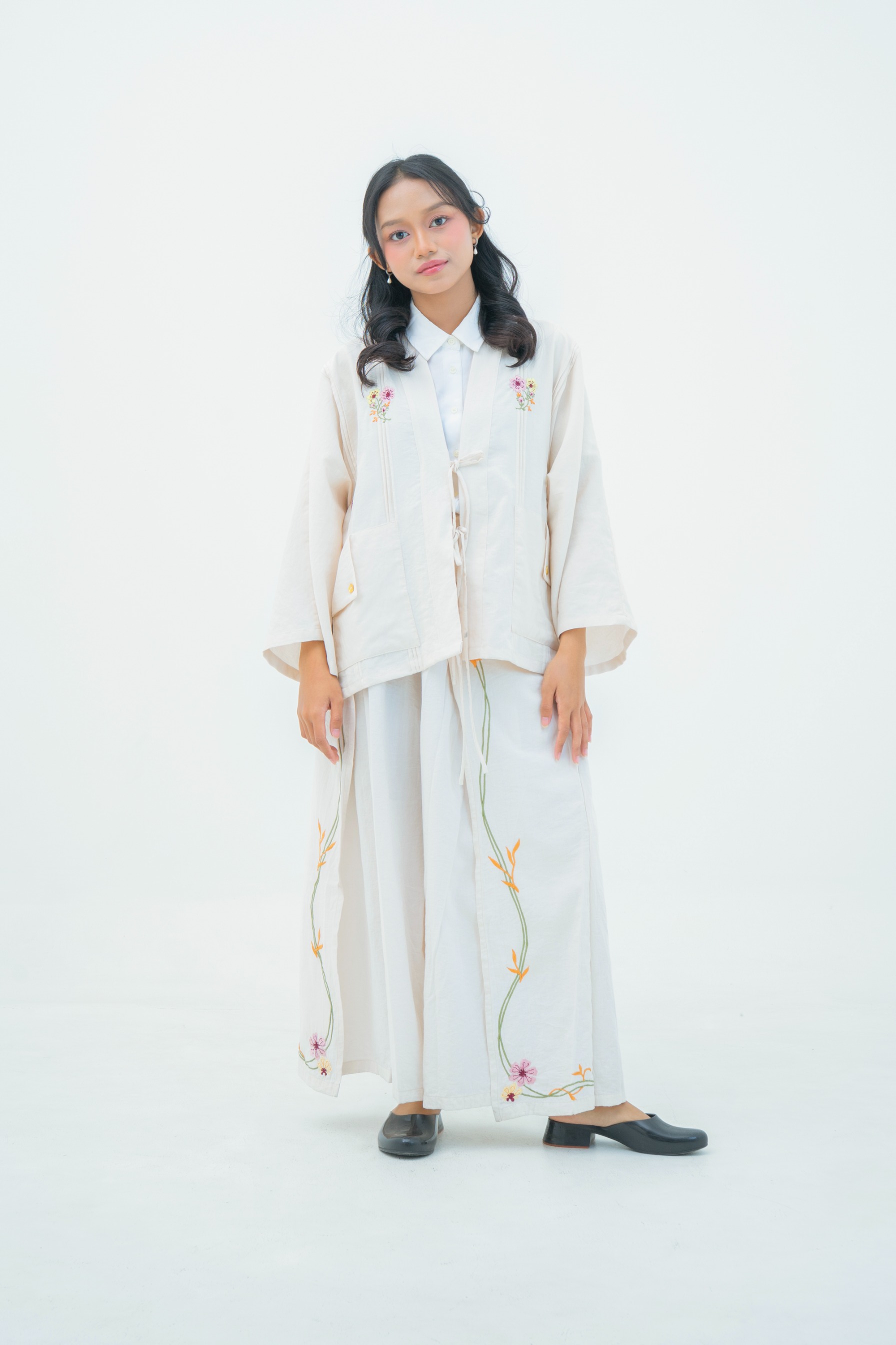 Sora Off-White Pants