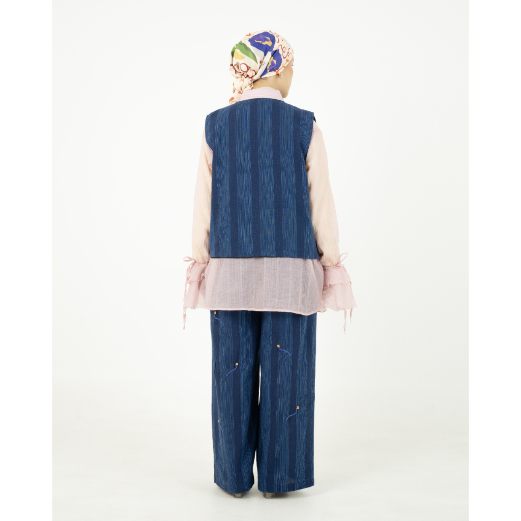 Aluna Vests