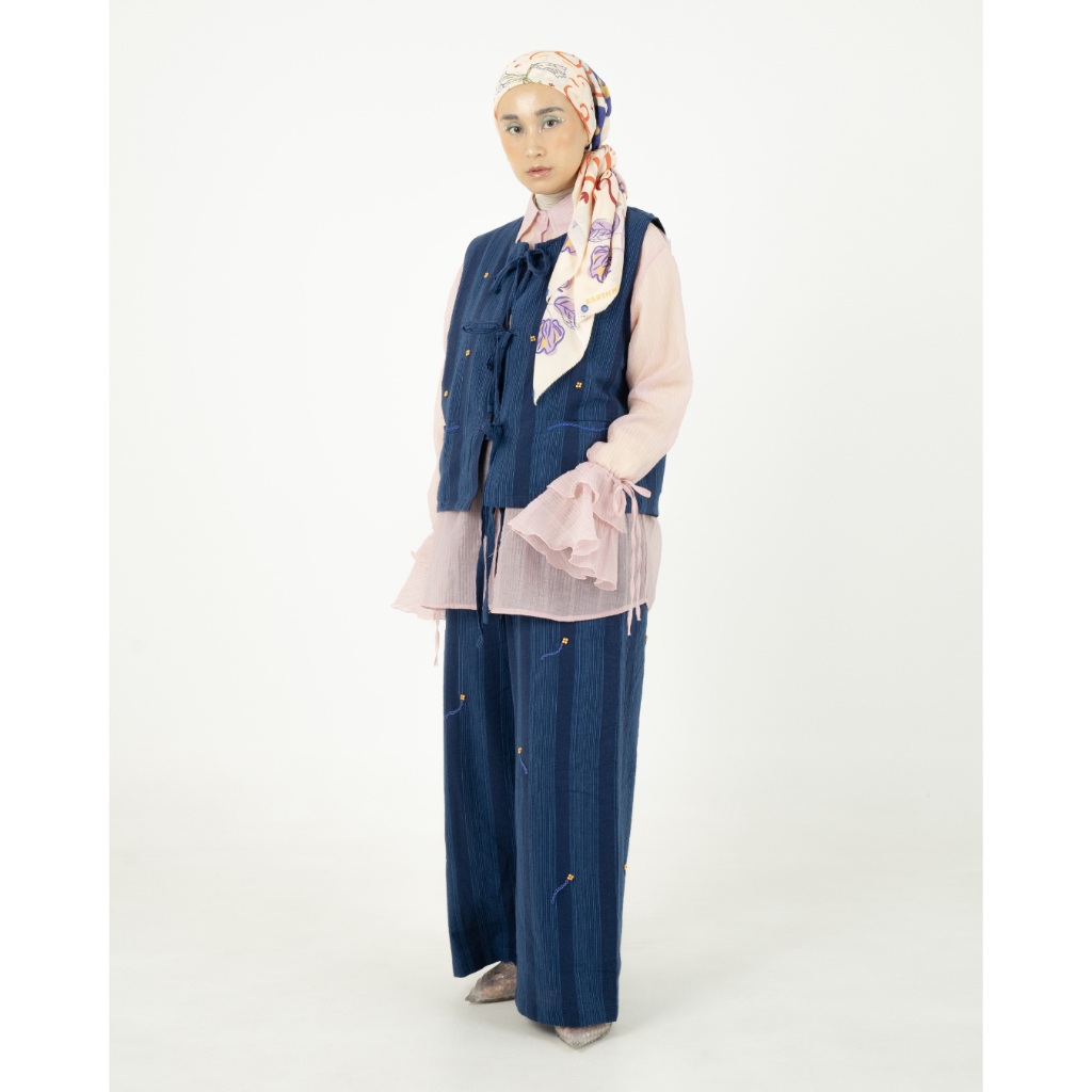 Aluna Vests