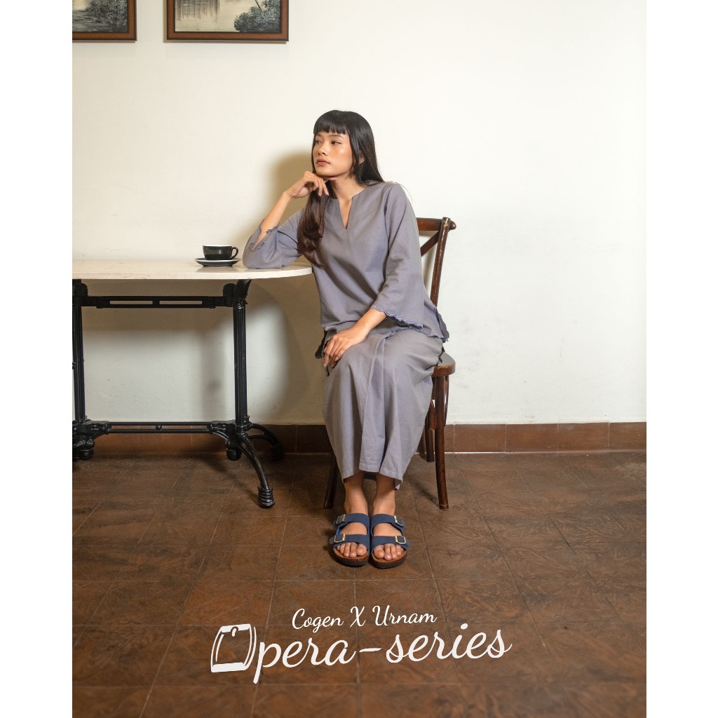 Urnam Opera Blue