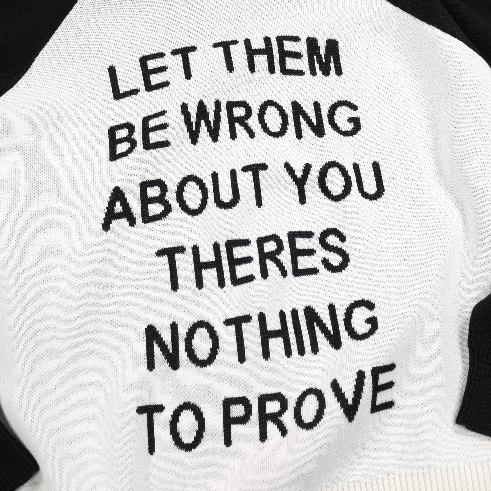 Sweater Lumilie Broken White Black Thanksinsomnia