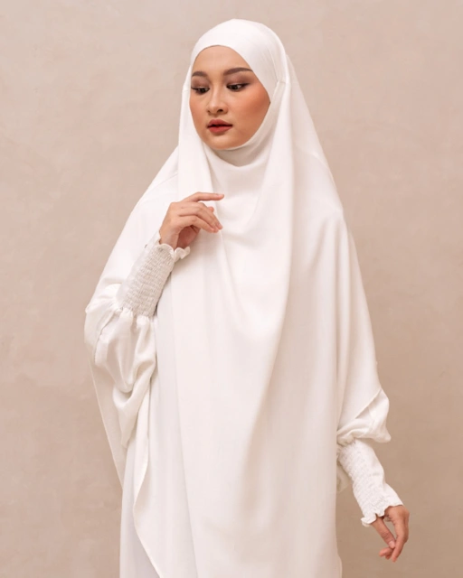 Image of ONE SET ABAYA ALUNA & KHIMAR HILYA - OFF WHITE