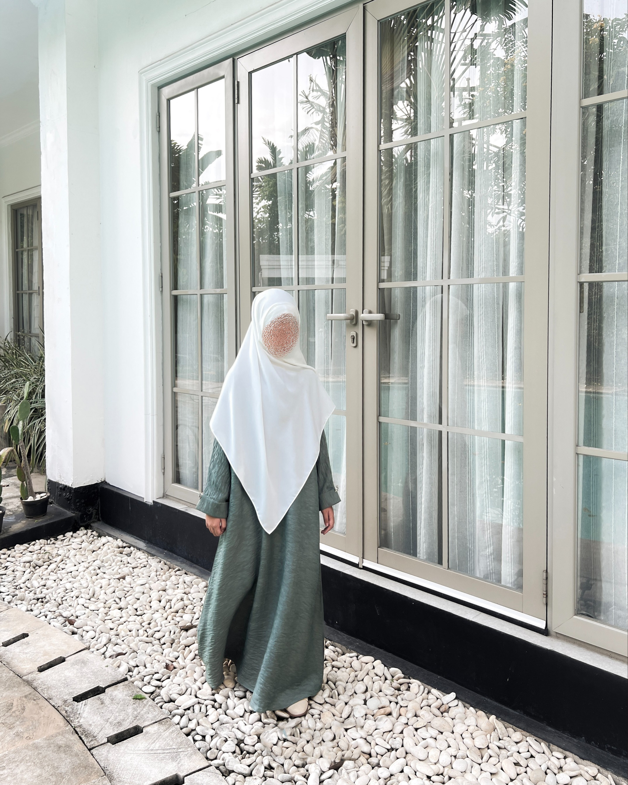 Banaty - Amna Kids Abaya
