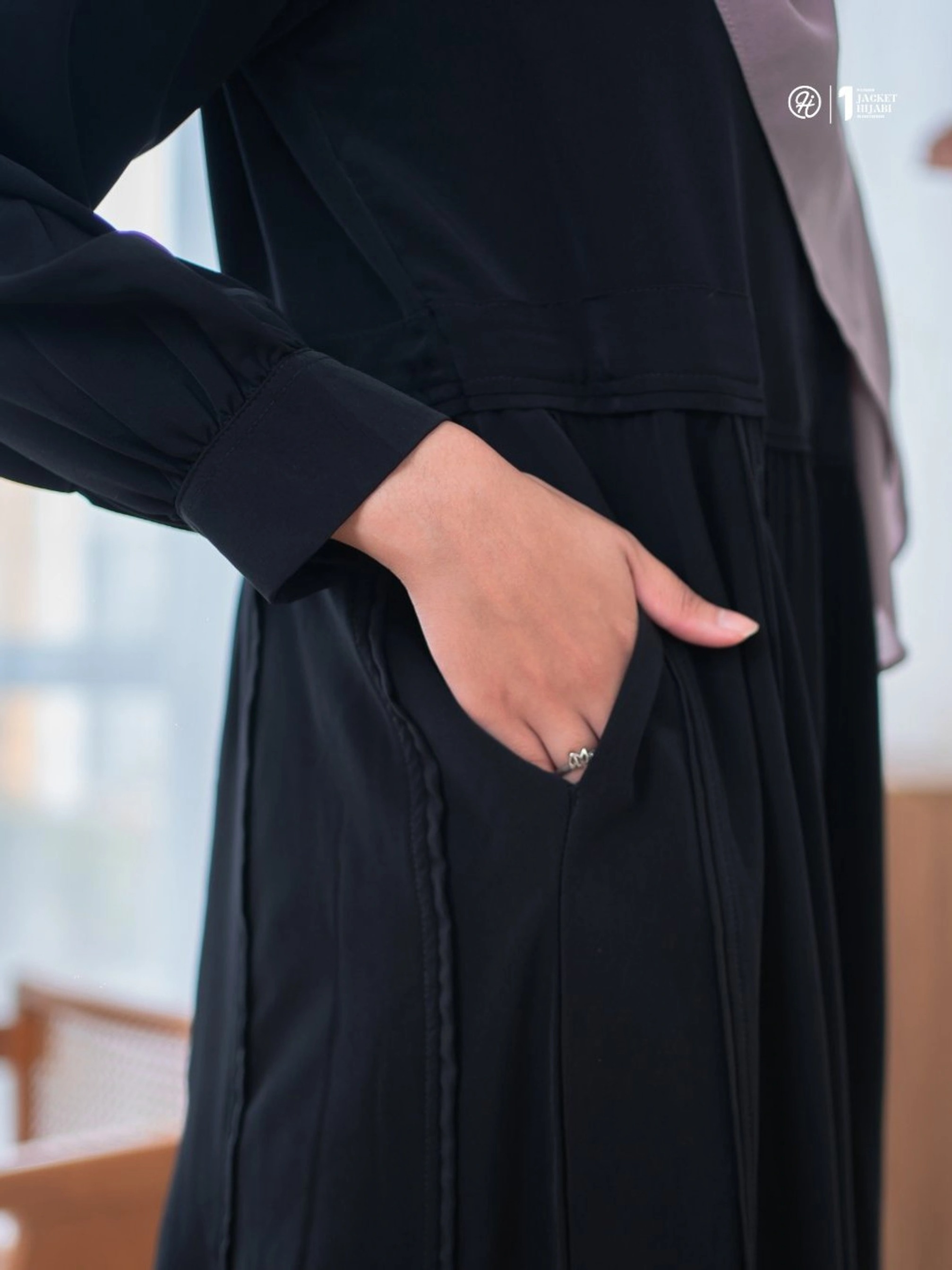HJ Dress Mecca: Busana Muslimah Modest, Anggun, dan Nyaman