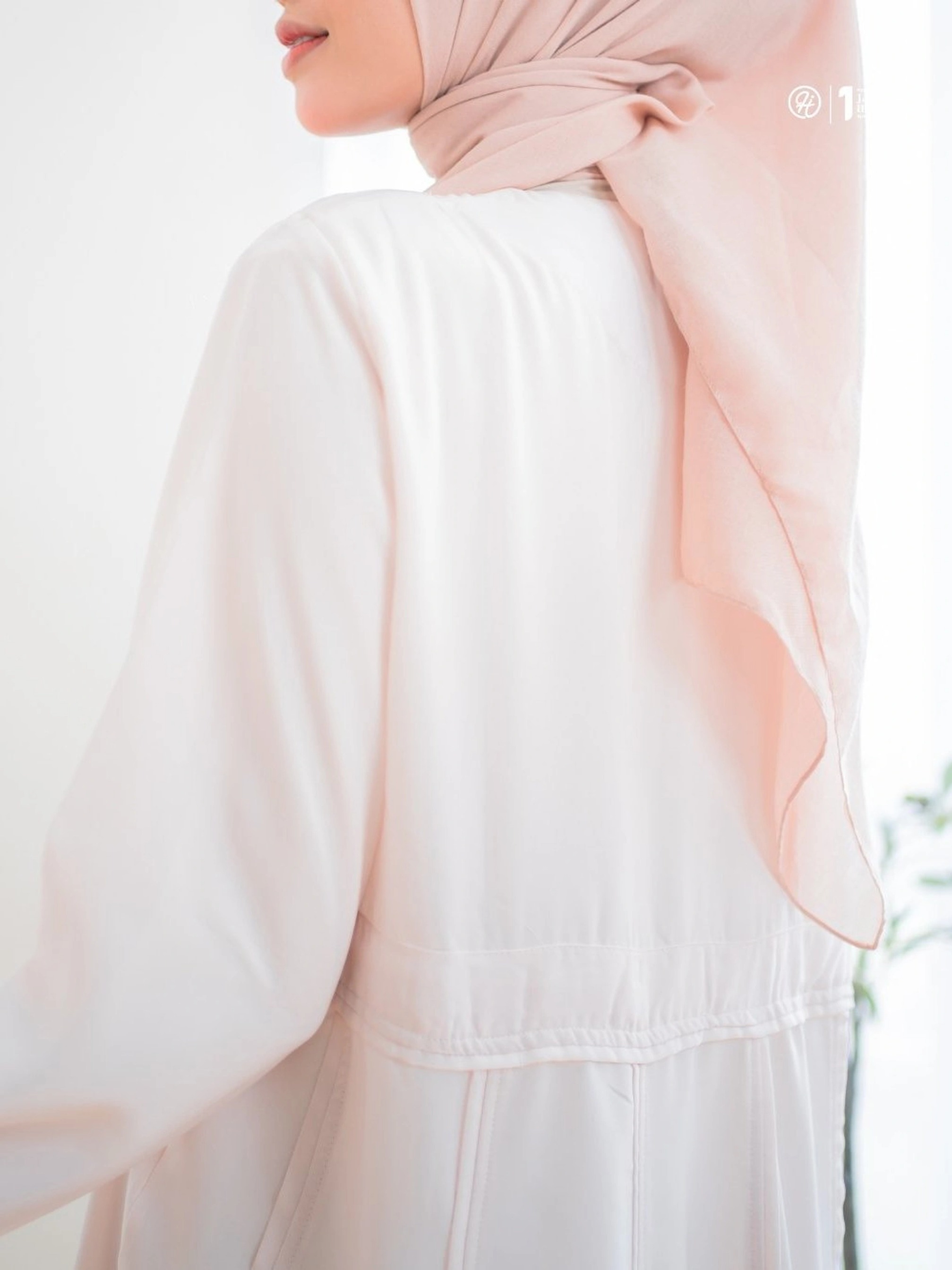 HJ Dress Mecca: Busana Muslimah Modest, Anggun, dan Nyaman