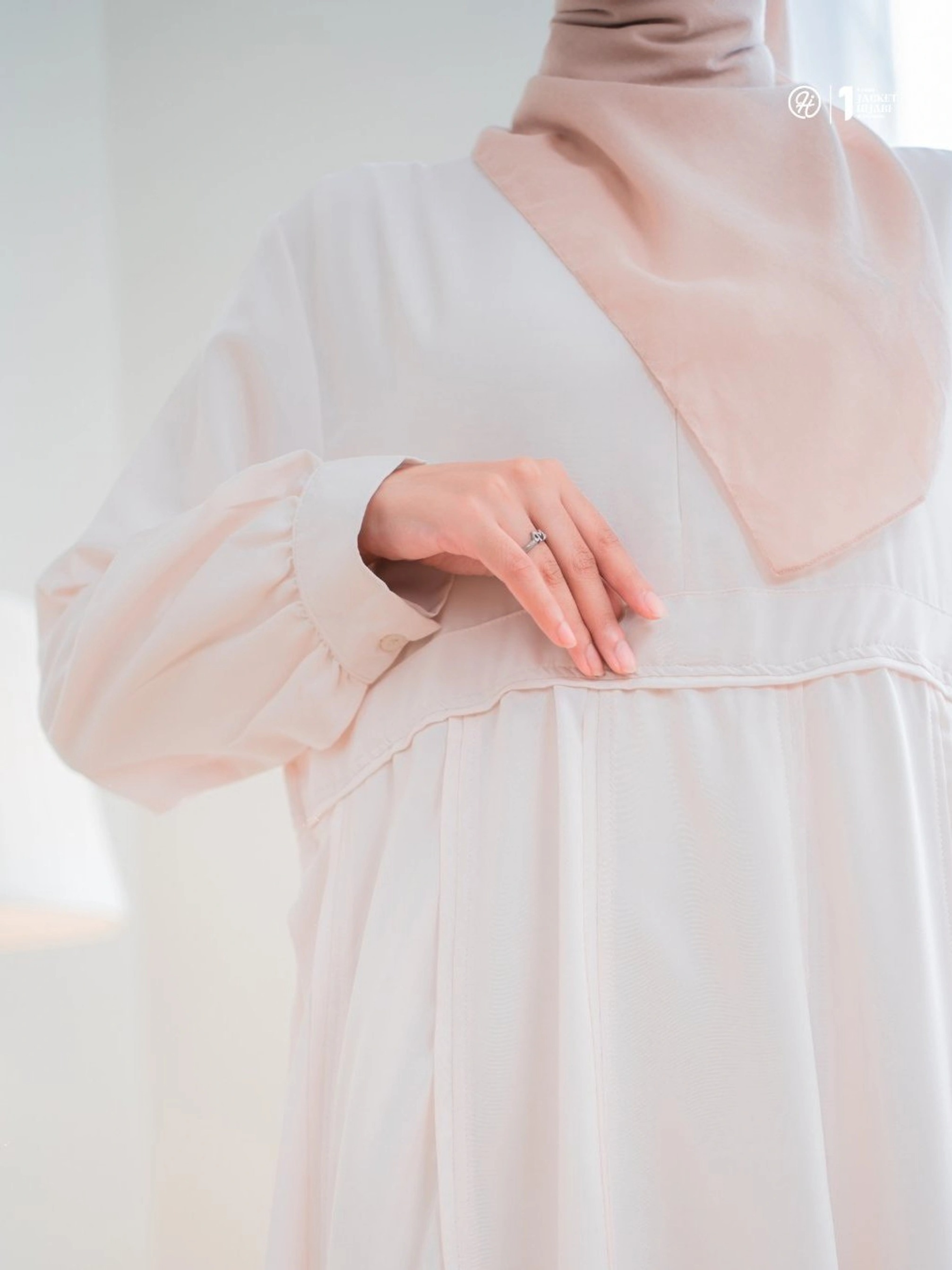 HJ Dress Mecca: Busana Muslimah Modest, Anggun, dan Nyaman