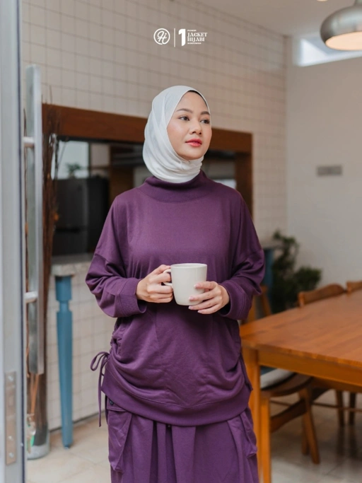 Image of Hijacket Arumi: Jaket Muslimah Casual & Feminine Terbaik (Oversize)