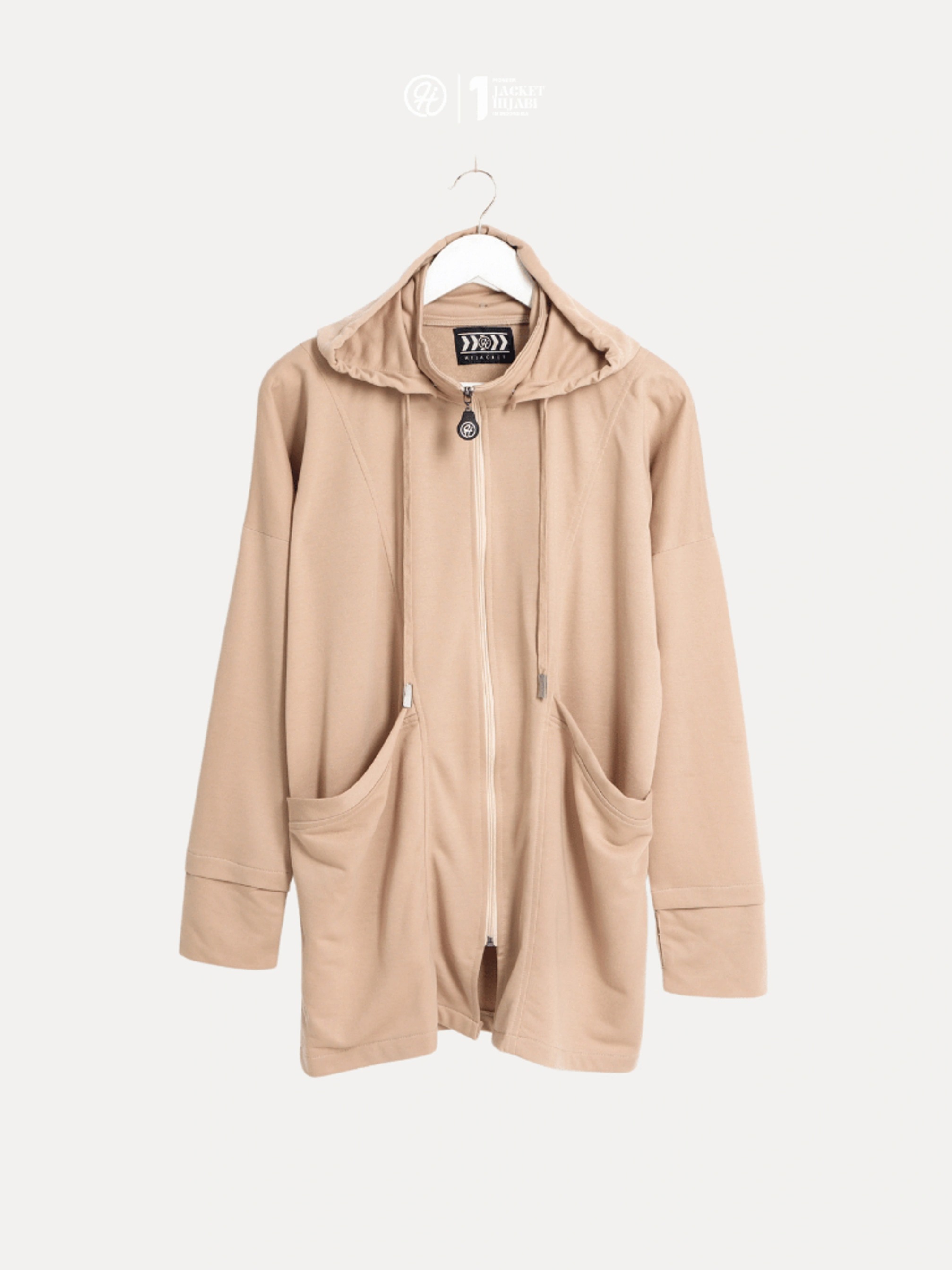 Hijacket Ezzenza: Jaket Wanita Hijabers Muslimah dengan Handsock dan Hoodie Lepas Pasang