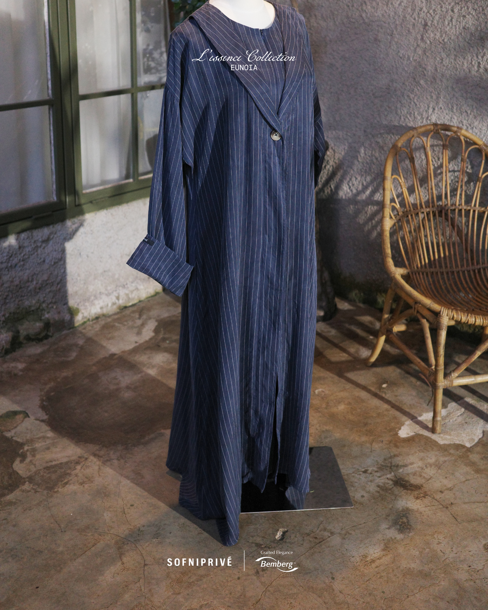 EUNOIA DRESS NAVY PEONY