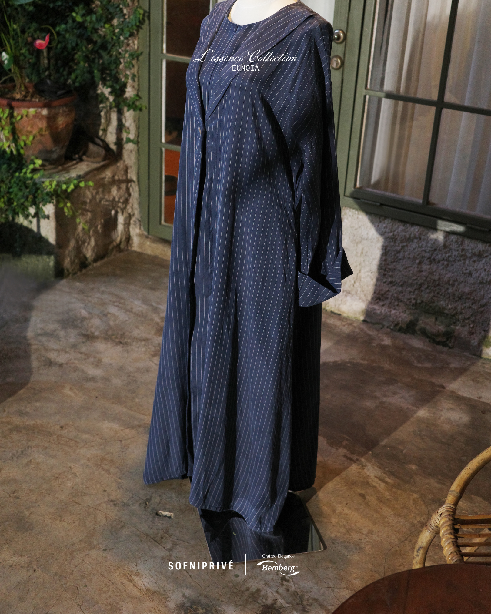 EUNOIA DRESS NAVY PEONY