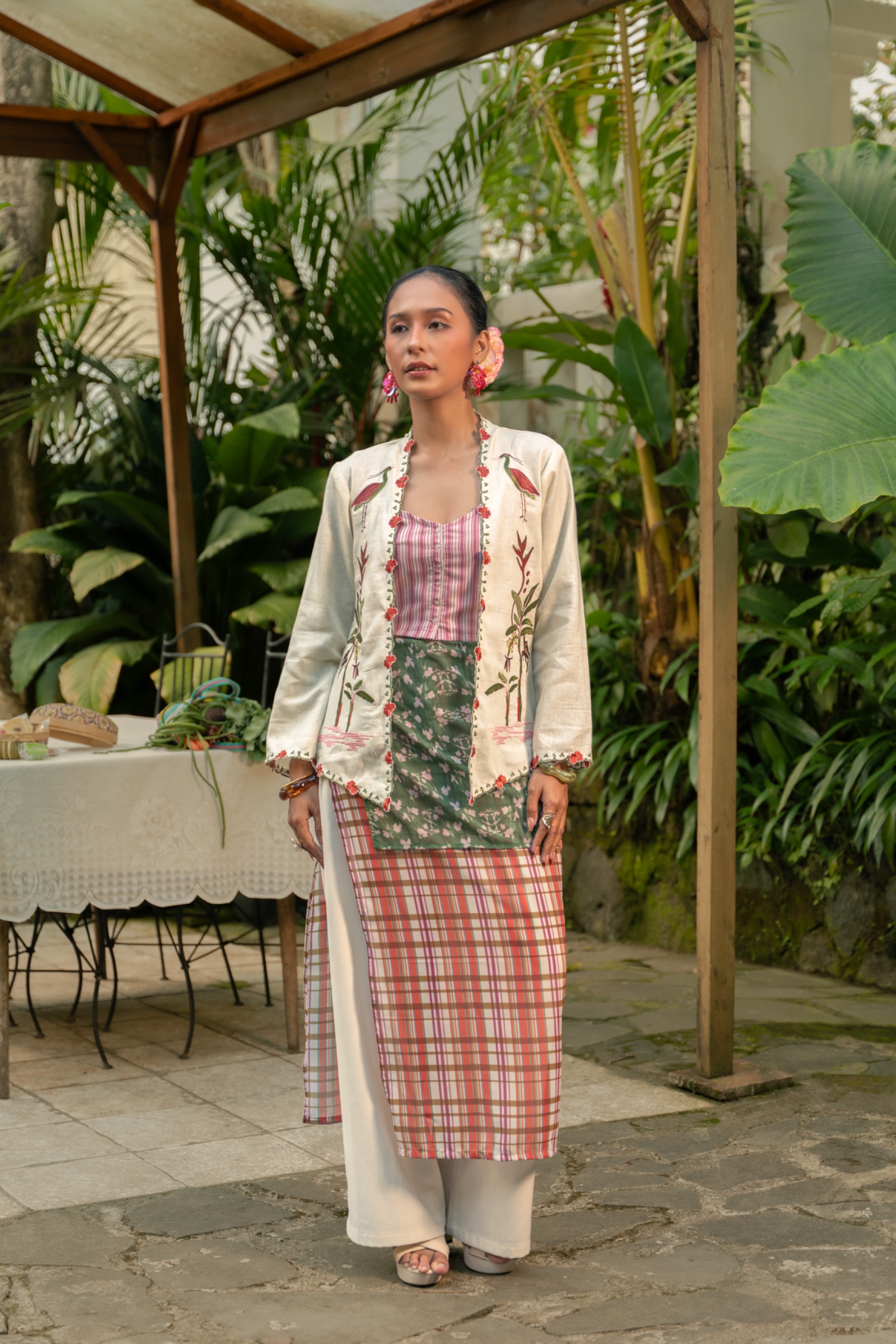 Juwita Kebaya Surili