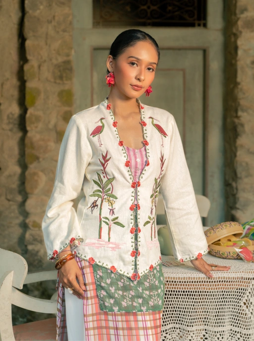 Juwita Kebaya Surili