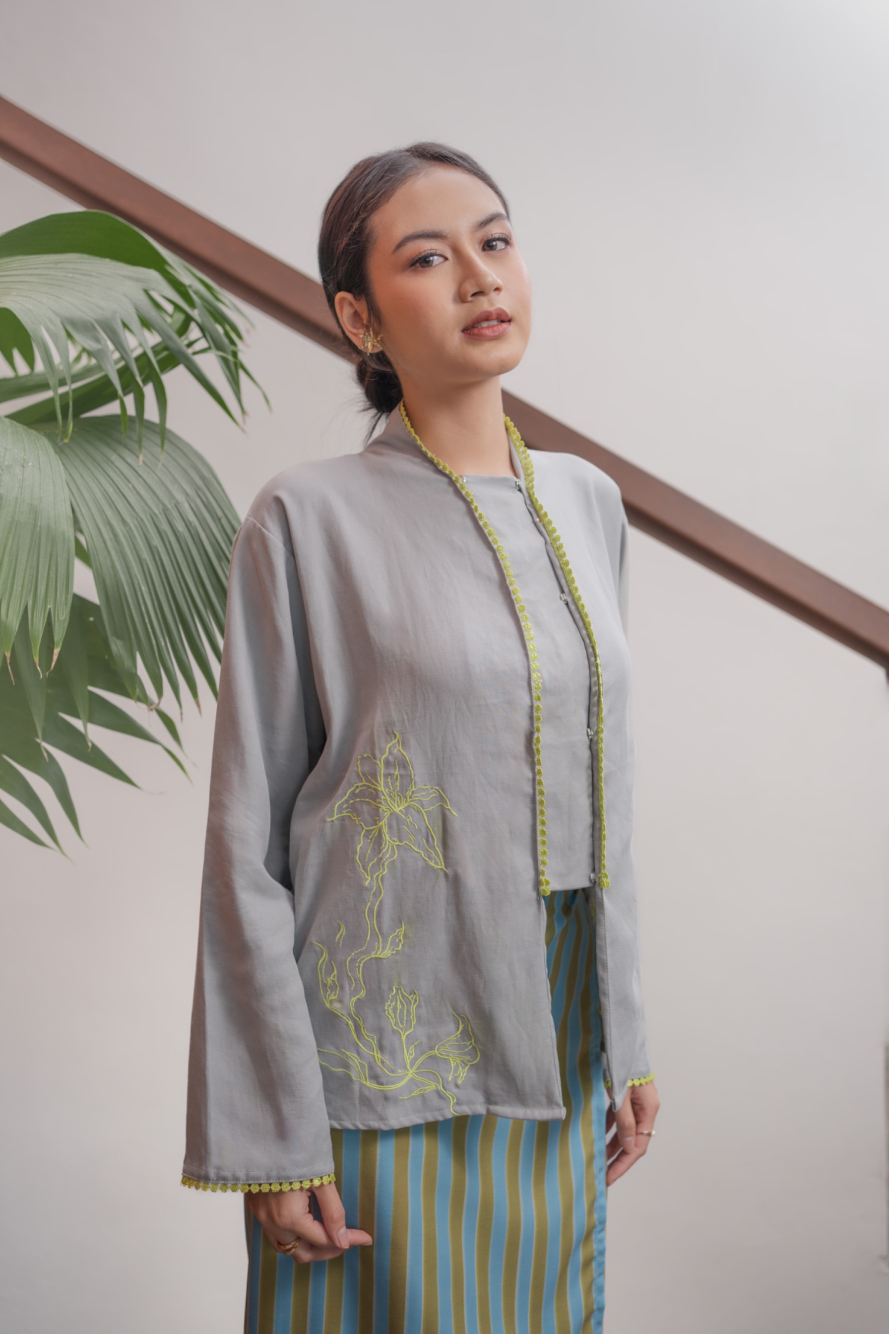 Jenar Kebaya Set Talam
