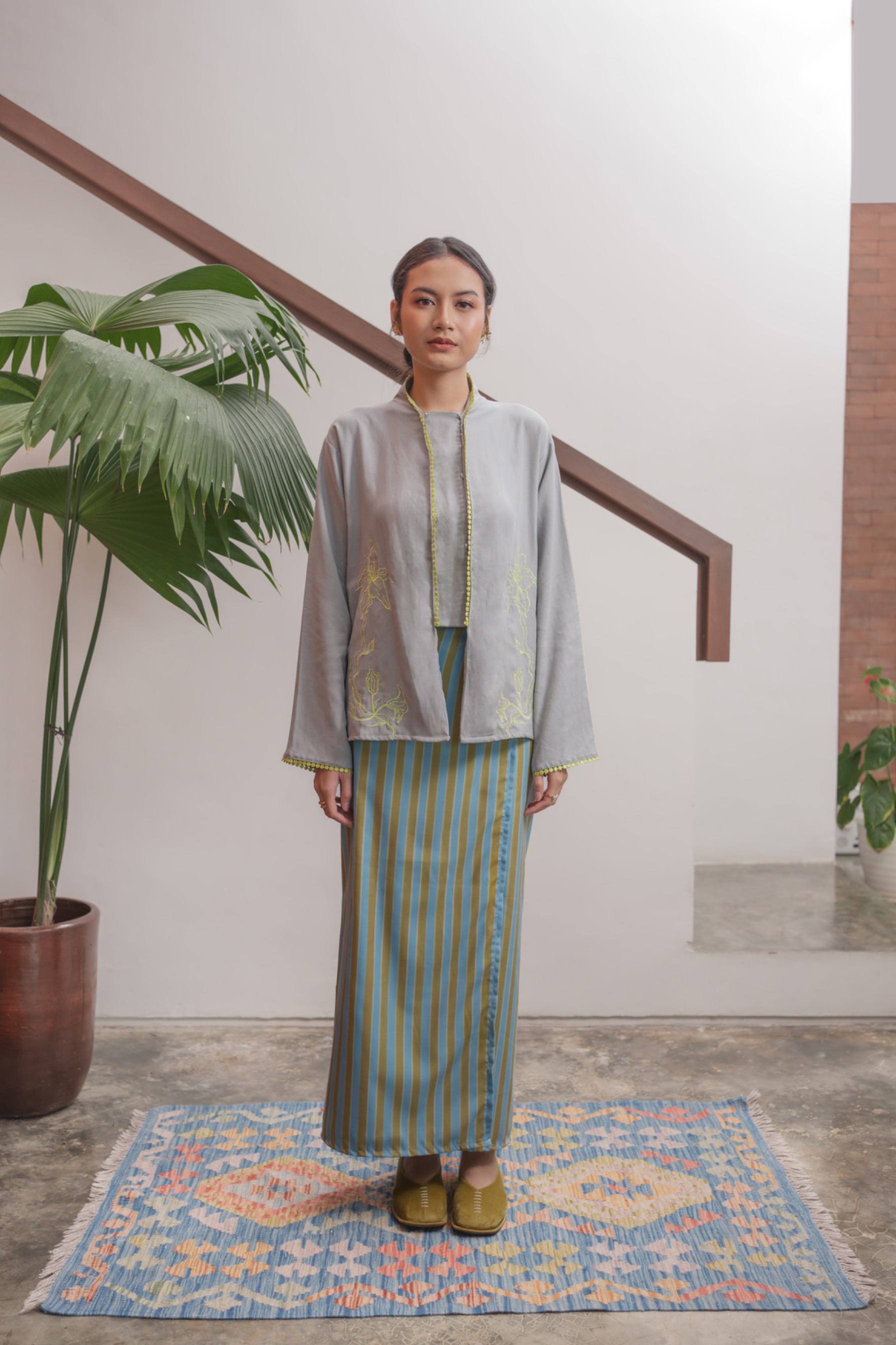 Jenar Kebaya Set Talam