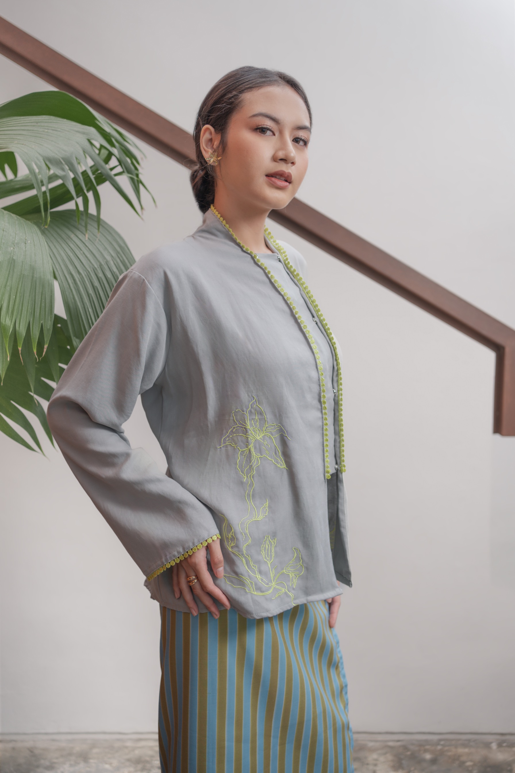 Jenar Kebaya Set Talam