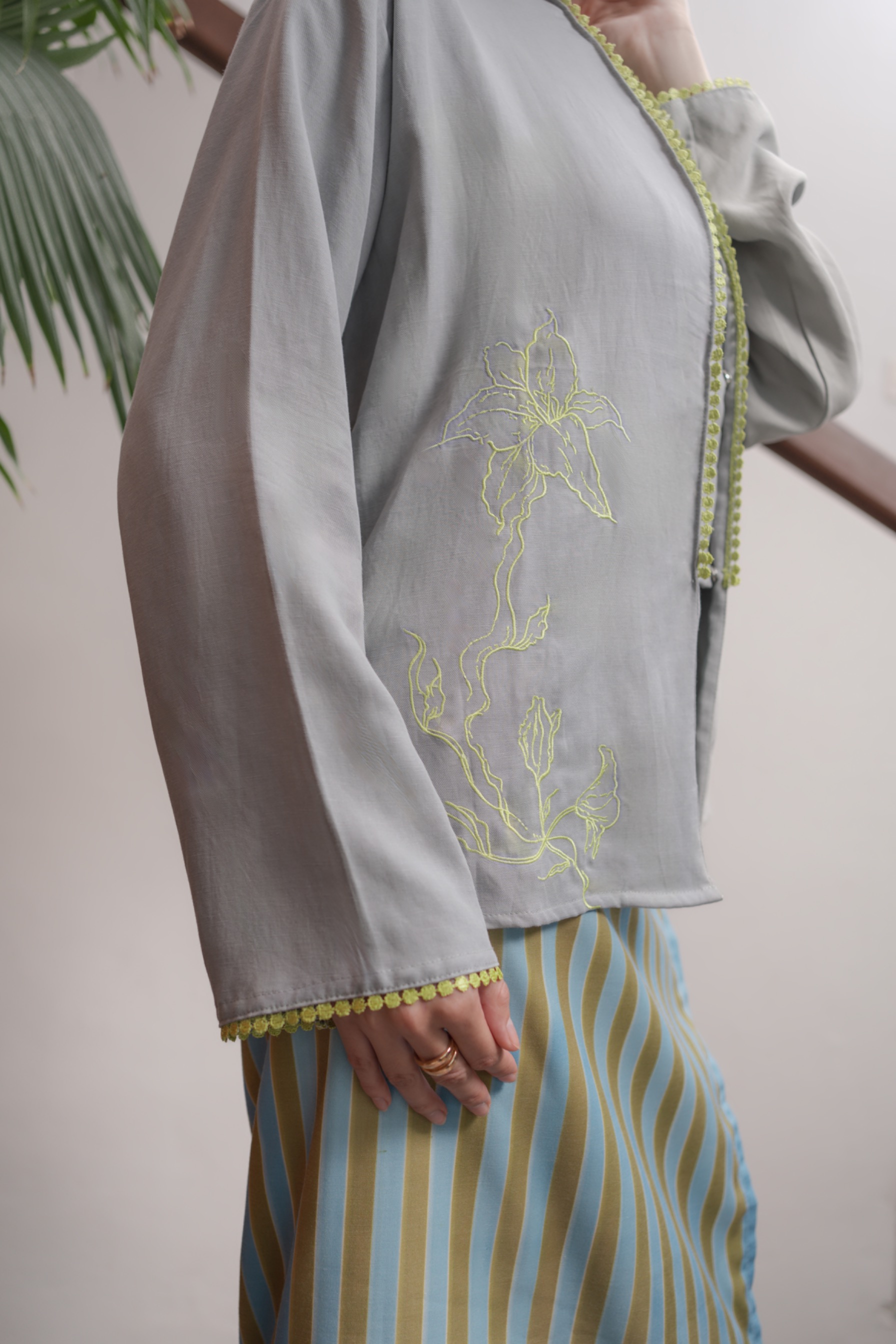Jenar Kebaya Set Talam