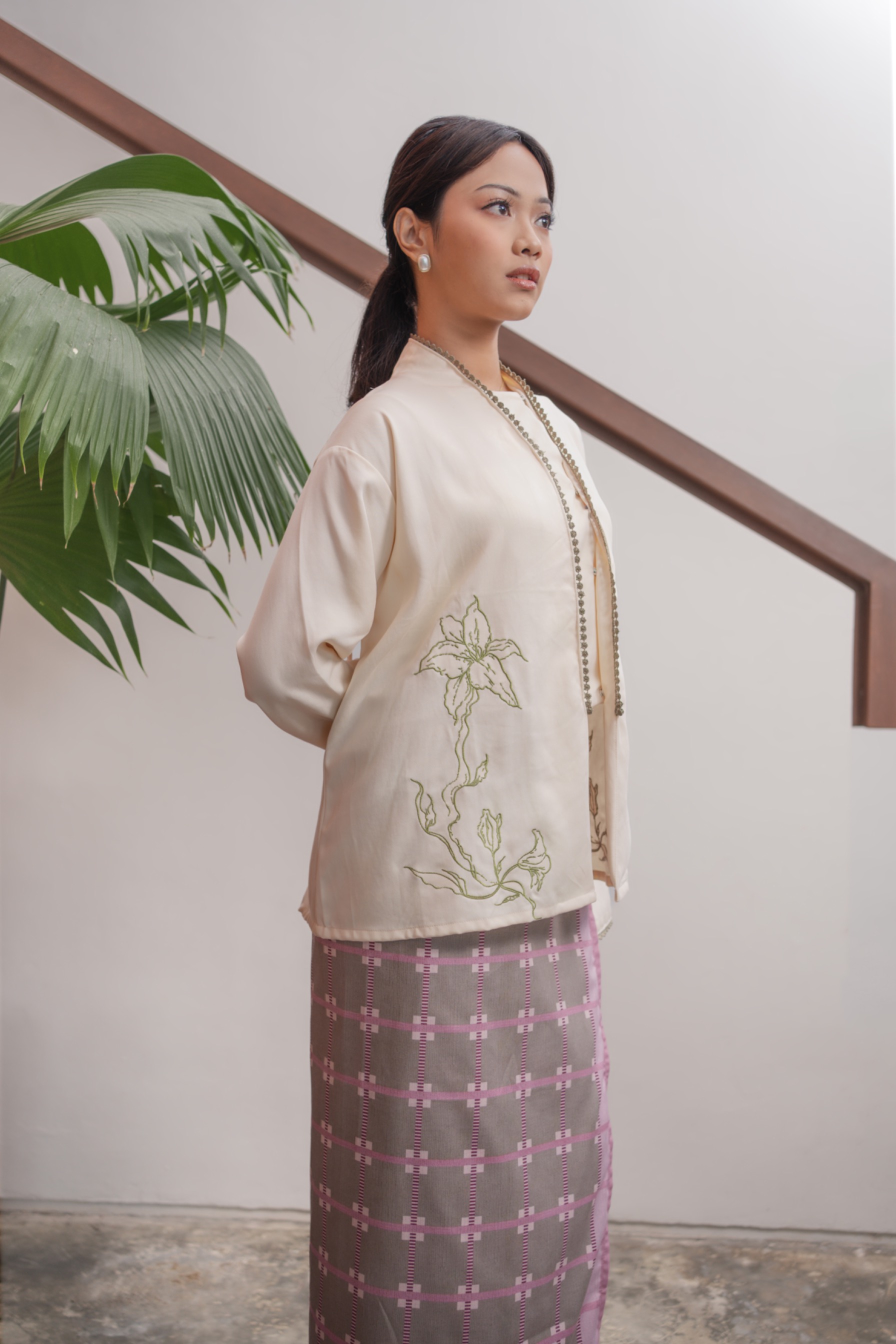 Jenar Kebaya Set Sagu