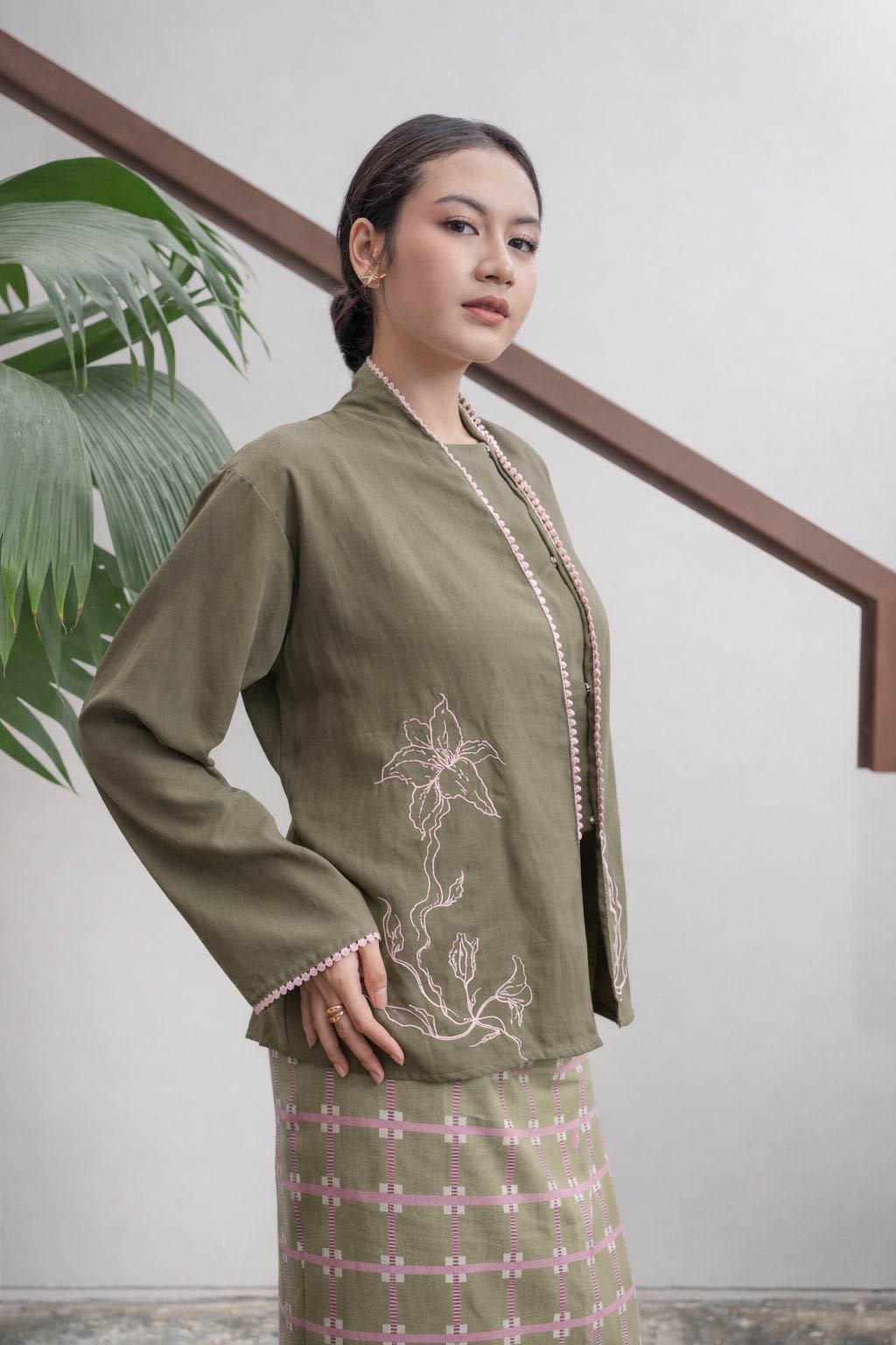 Jenar Kebaya Set Klepon