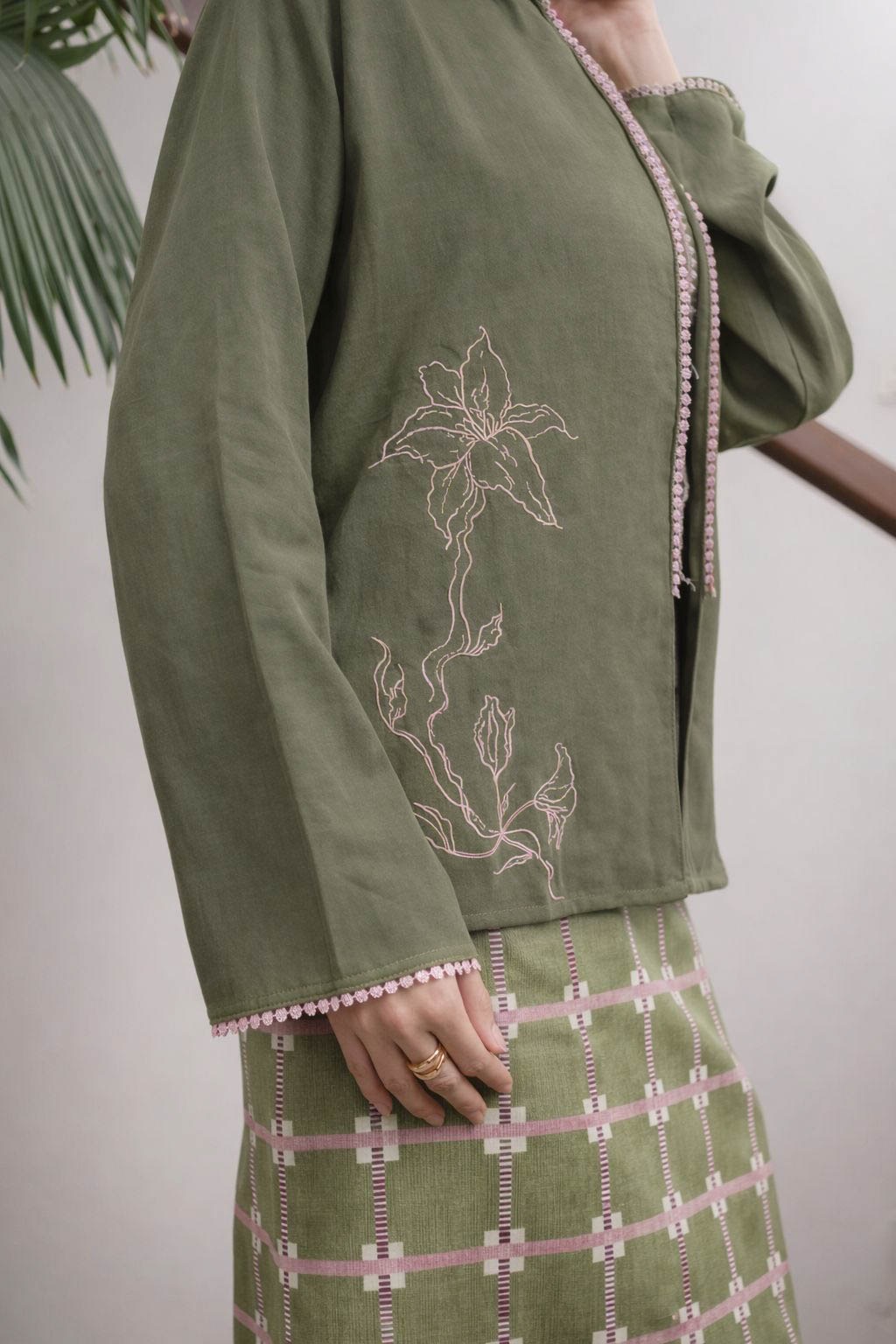 Jenar Kebaya Set Klepon