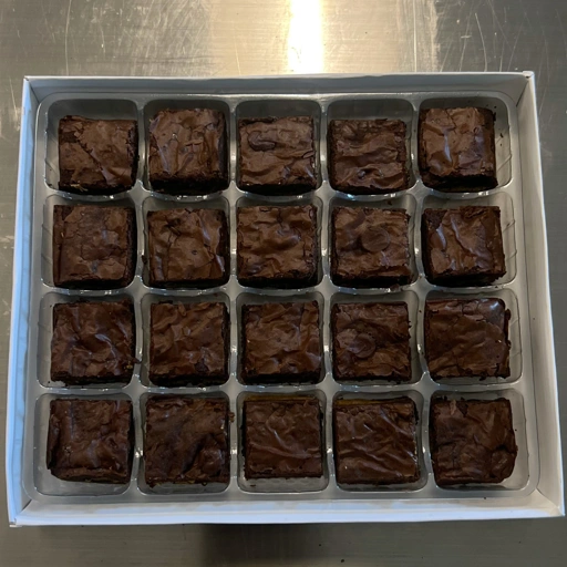 Image of Hampers Eid Package - Pistachio Kunafa Brownies and Cookies