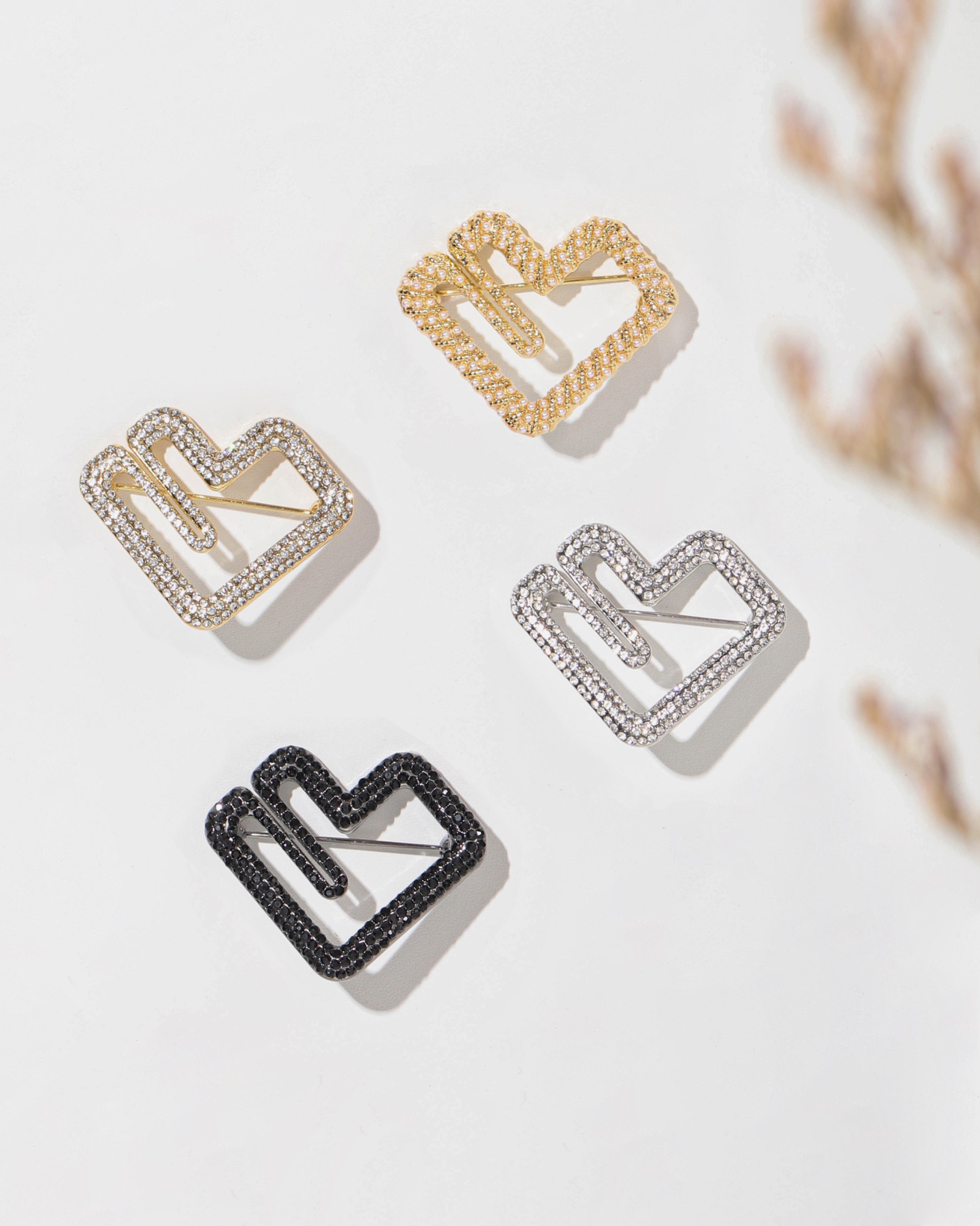 Findramitha Lavish Brooch